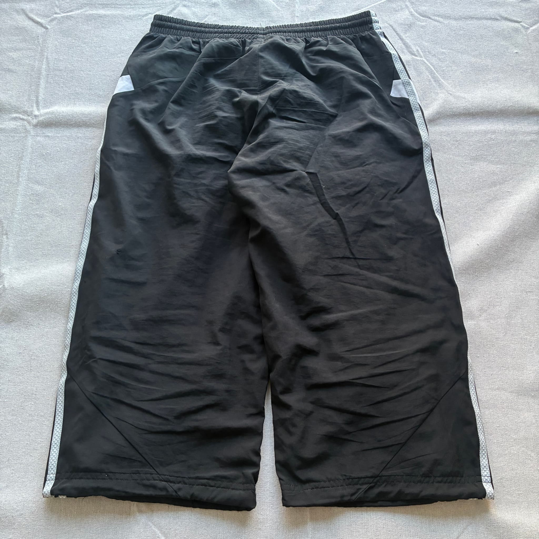 Adidas Vintage 3-Stripe Nylon Track Shorts Black Size L — photo 5 of 6