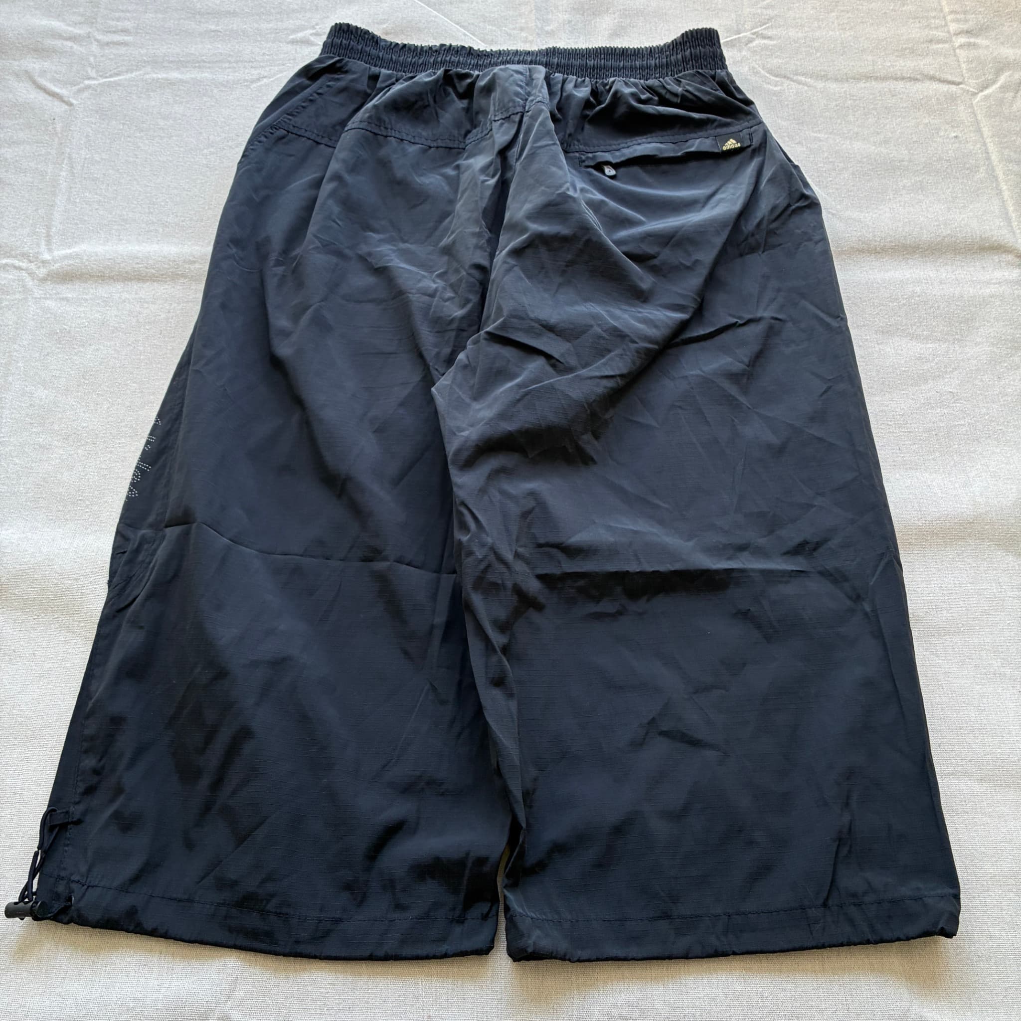 Adidas Vintage Nylon Cargo Capri Shorts Black Baggy 2000s Release — photo 5 of 7