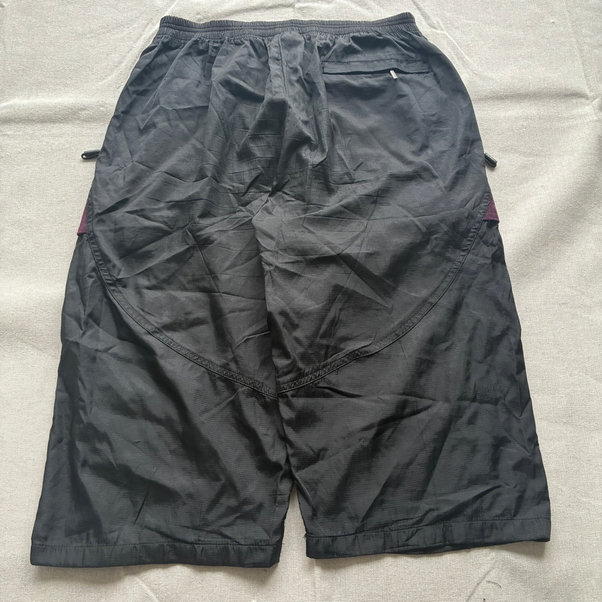 Adidas Vintage Nylon Cargo Shorts Black Maroon Gold Baggy 2000s — photo 6 of 7