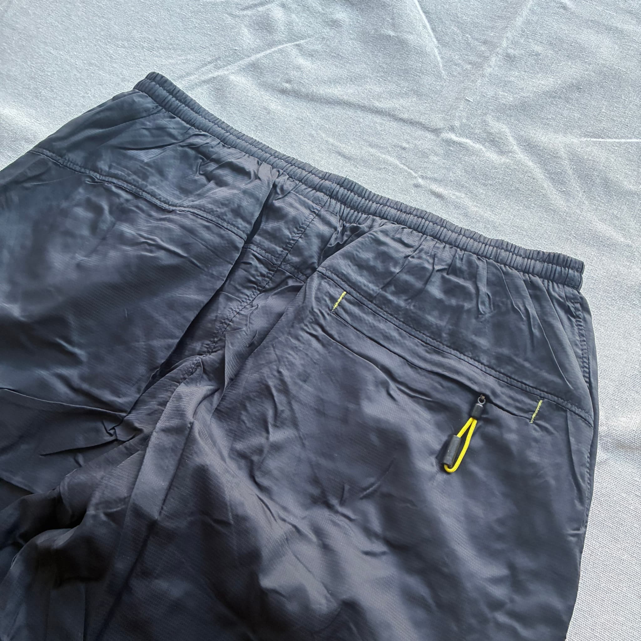 Adidas Vintage Nylon Track Shorts Black Yellow Logo Detail Unisex — photo 6 of 7