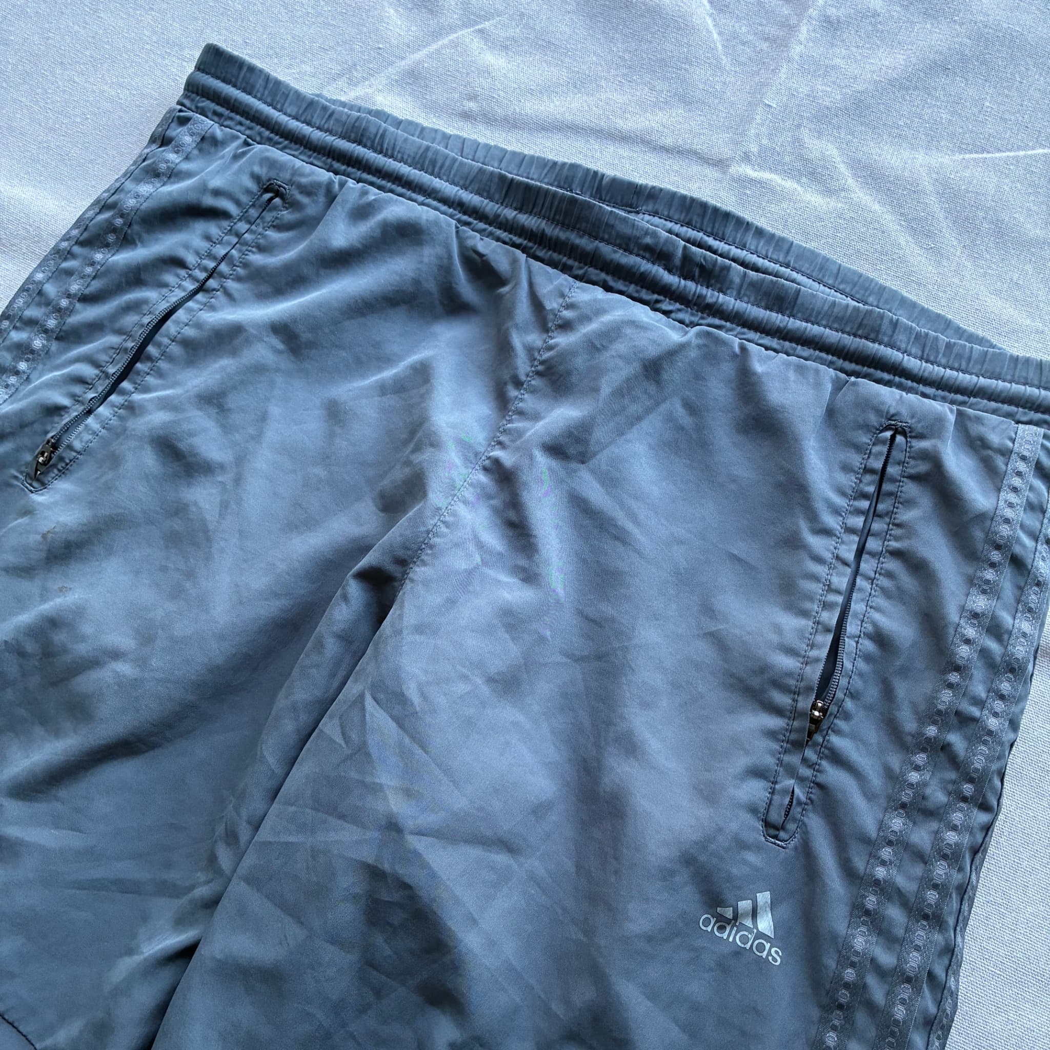 Adidas Vintage Performance Nylon Athletic Three-Quarter Shorts Grey Size M — photo 3 of 8