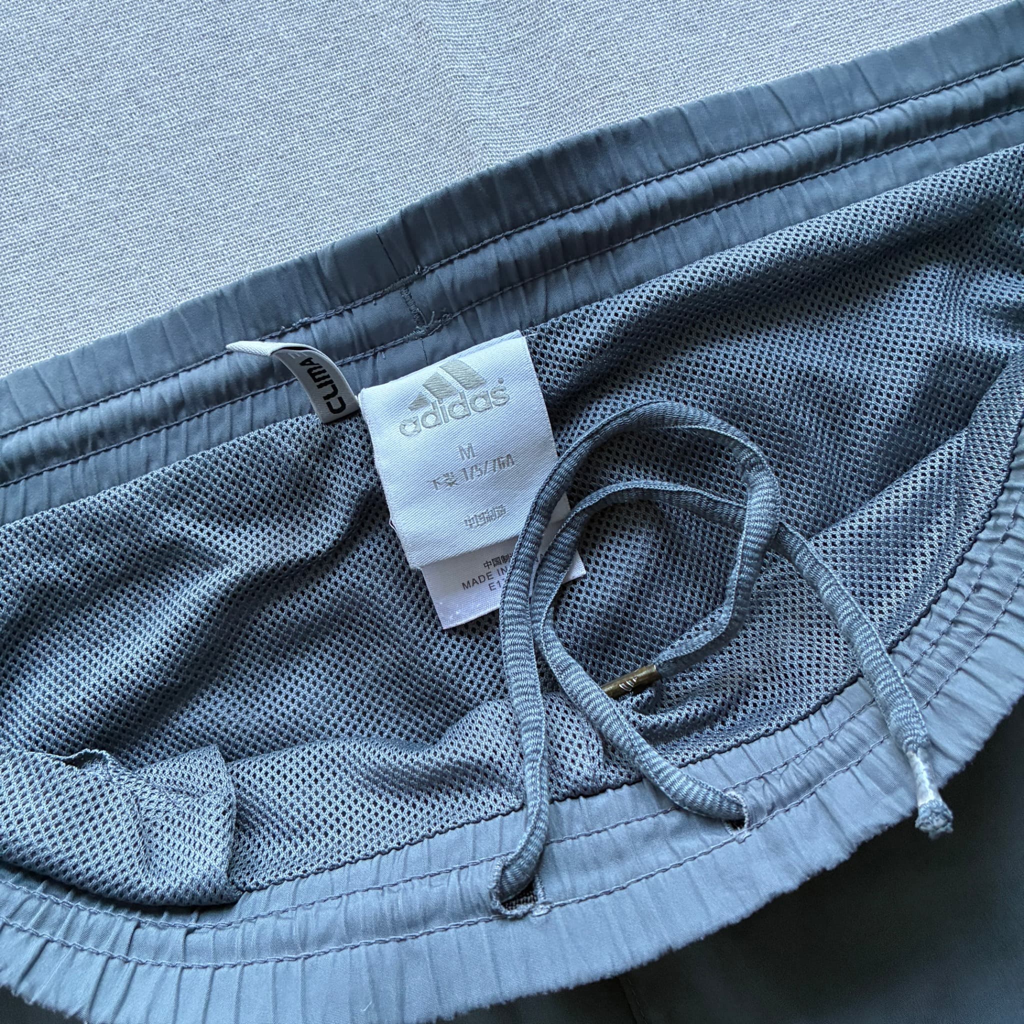 Adidas Vintage Performance Nylon Athletic Three-Quarter Shorts Grey Size M — photo 4 of 8