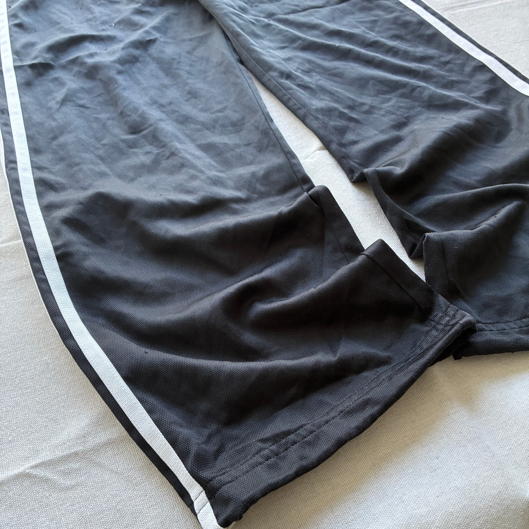 Adidas Vintage Three-Stripe Track Pants Black Baggy 2000s Release — photo 2 of 7