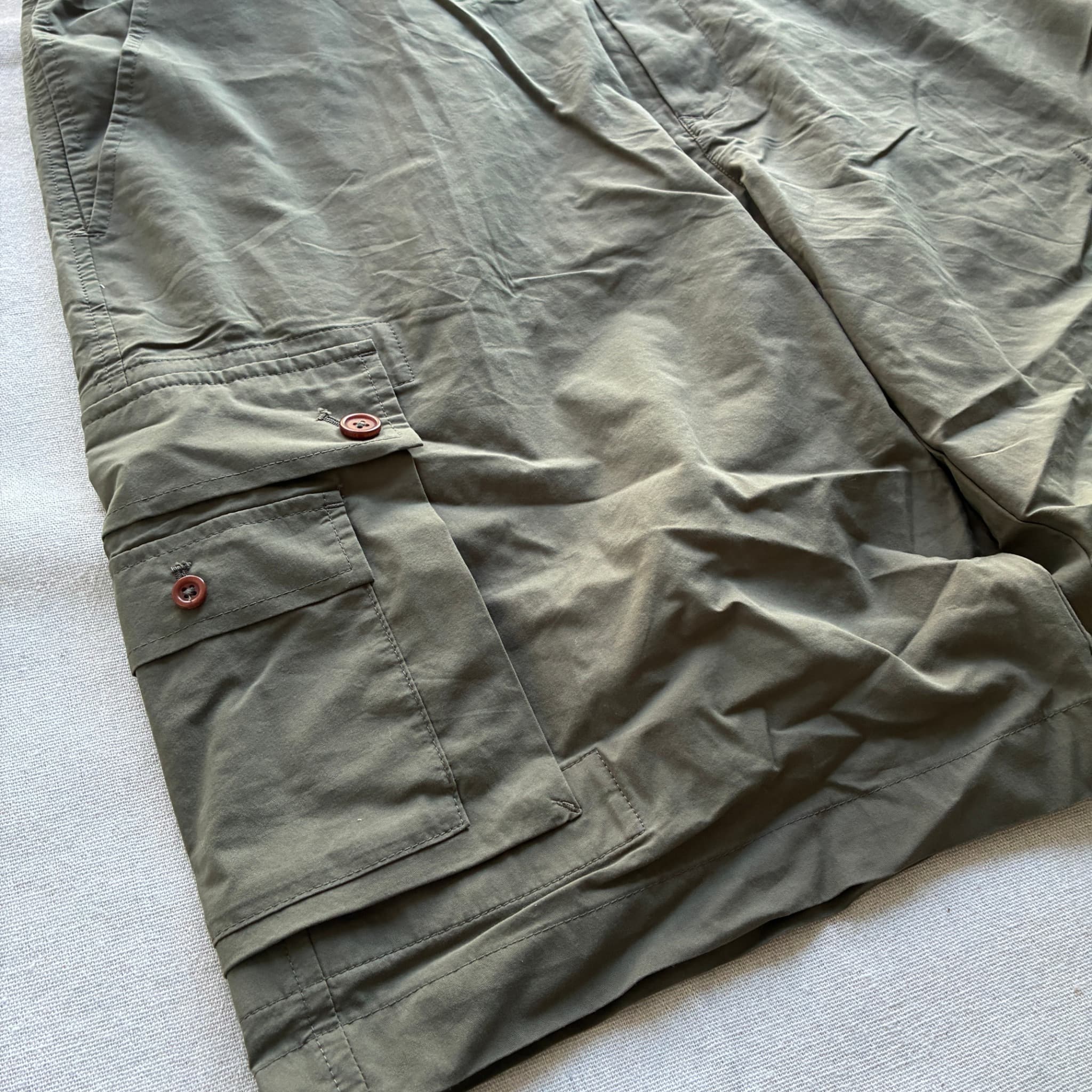 Aigle Men's Olive Green Cargo Shorts — photo 2 of 8