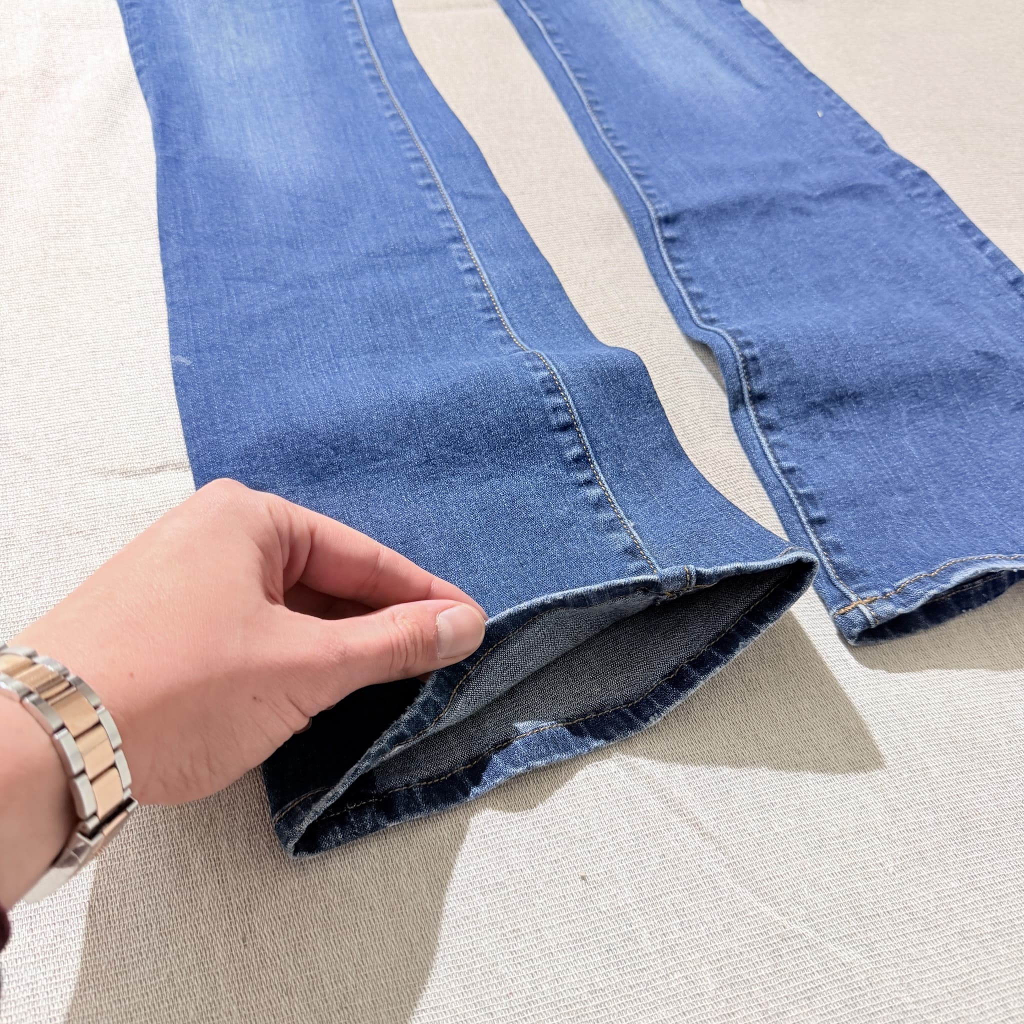 American Eagle Outfitters Women's Flare Jeans Blue Stretch Denim Size 2 — photo 2 of 9