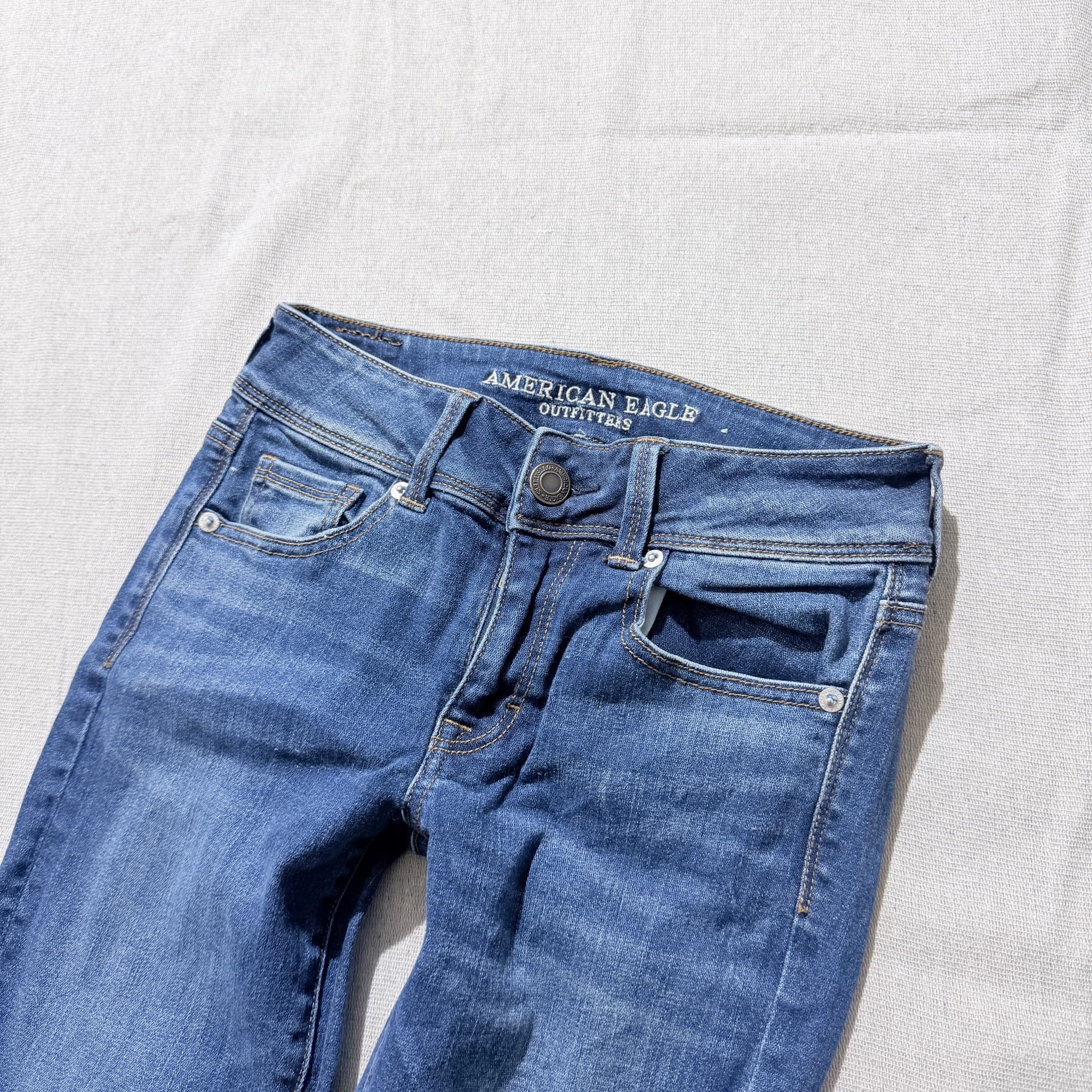 American Eagle Outfitters Women's Flare Jeans Blue Stretch Denim Size 2 — photo 3 of 9