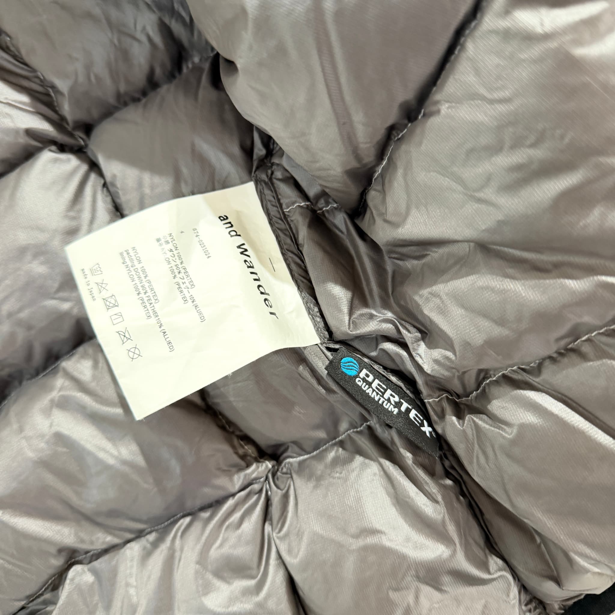 And Wander Diamond Stitch Down Jacket Black Size 4 — photo 6 of 10