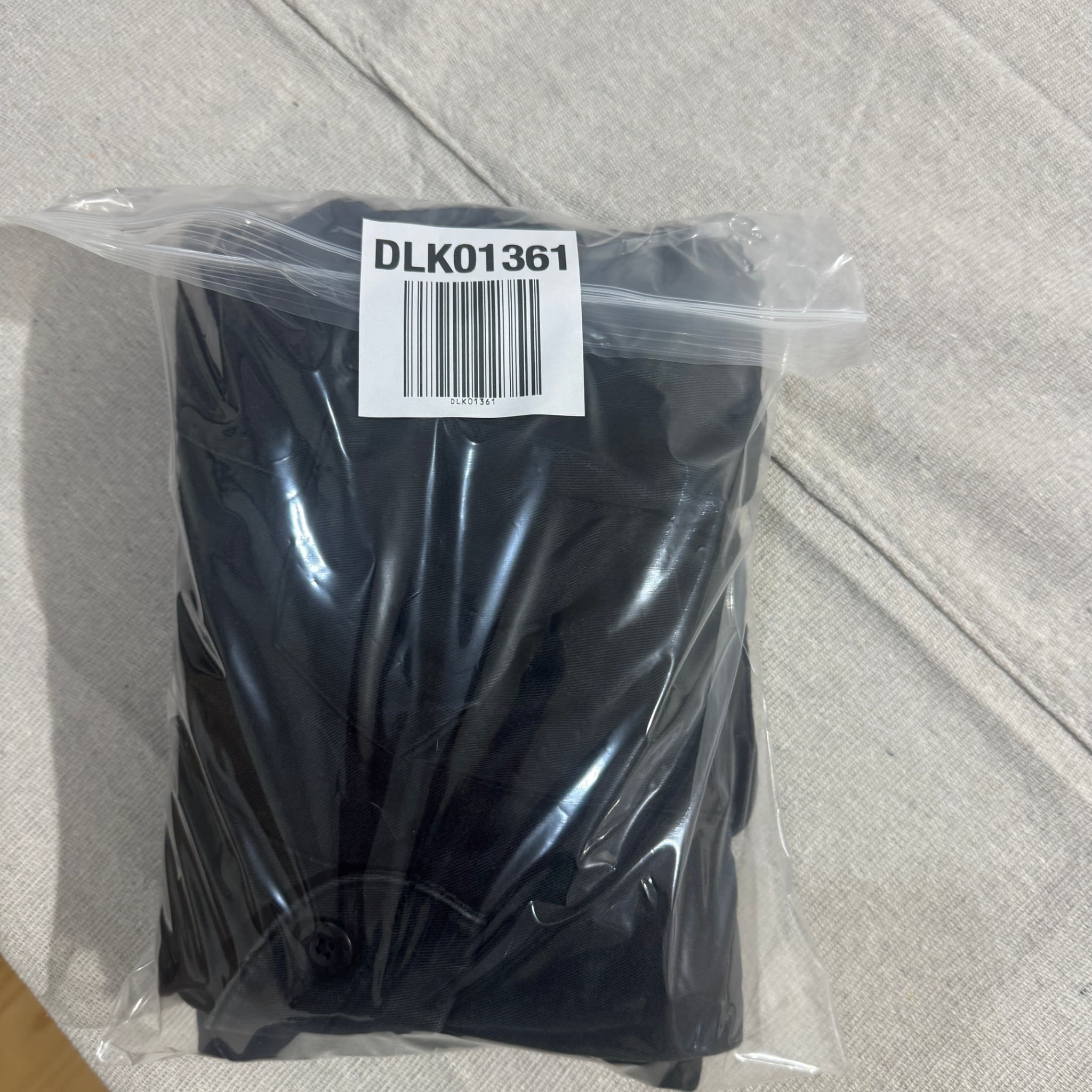 Armani Exchange A|X Black Cargo Shorts Size 34 — photo 6 of 6
