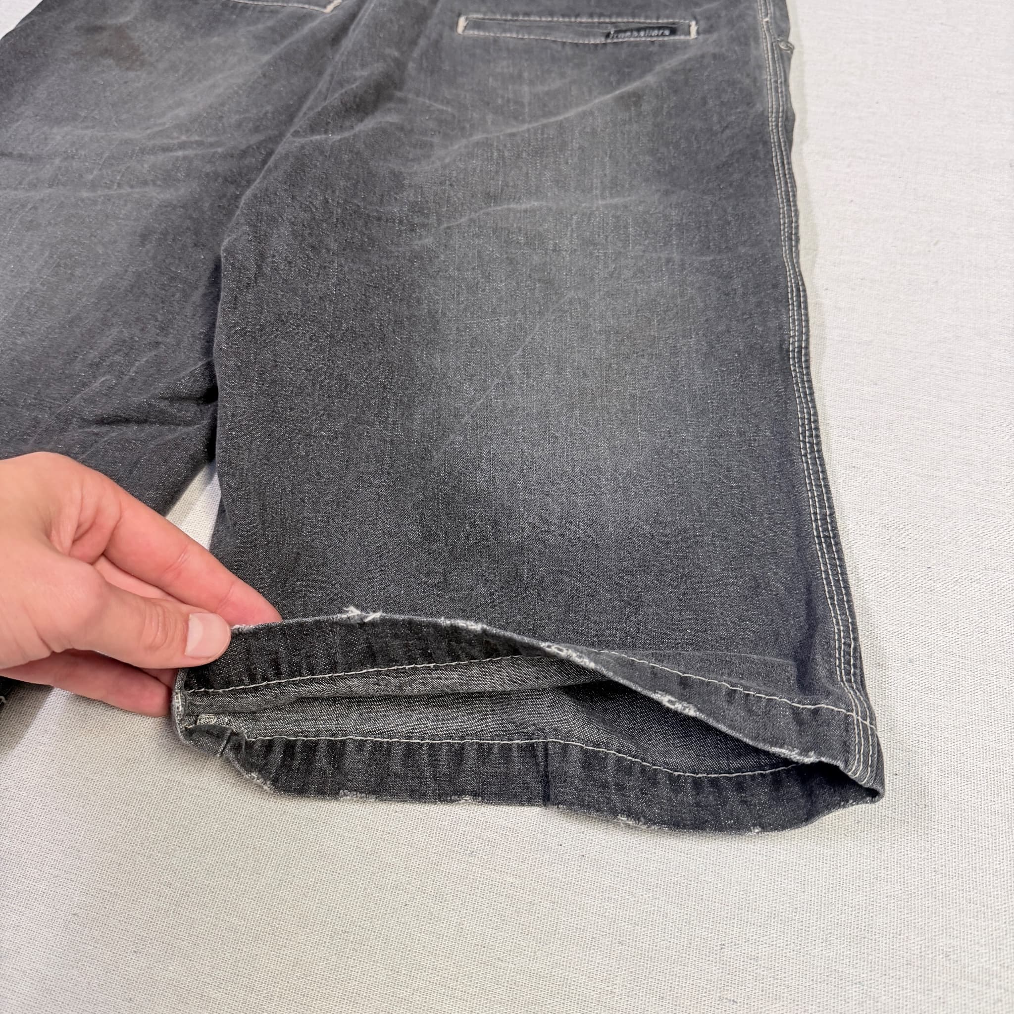 Armourdillo Vintage Denim Shorts Grey Baggy Skater Jorts Size 32 — photo 2 of 8
