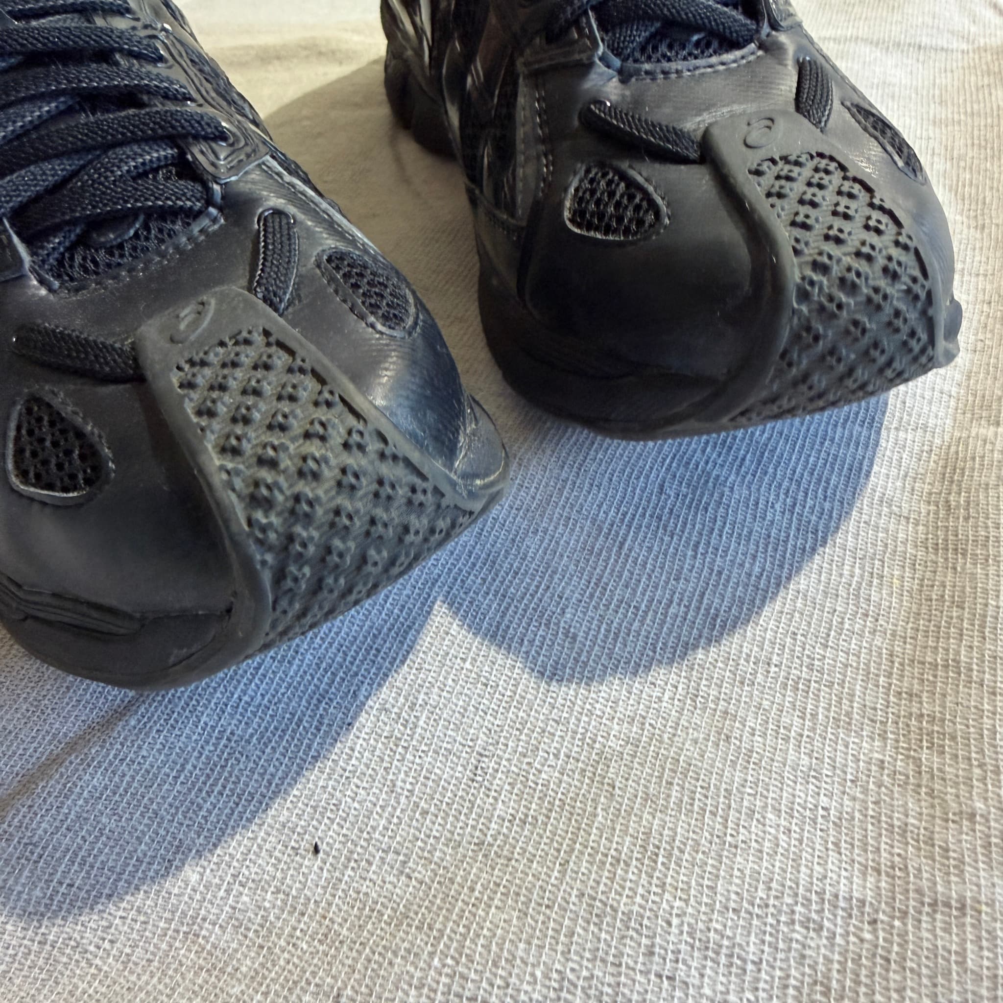 Asics Gel-Quantum 180 Black Sneakers — photo 4 of 9