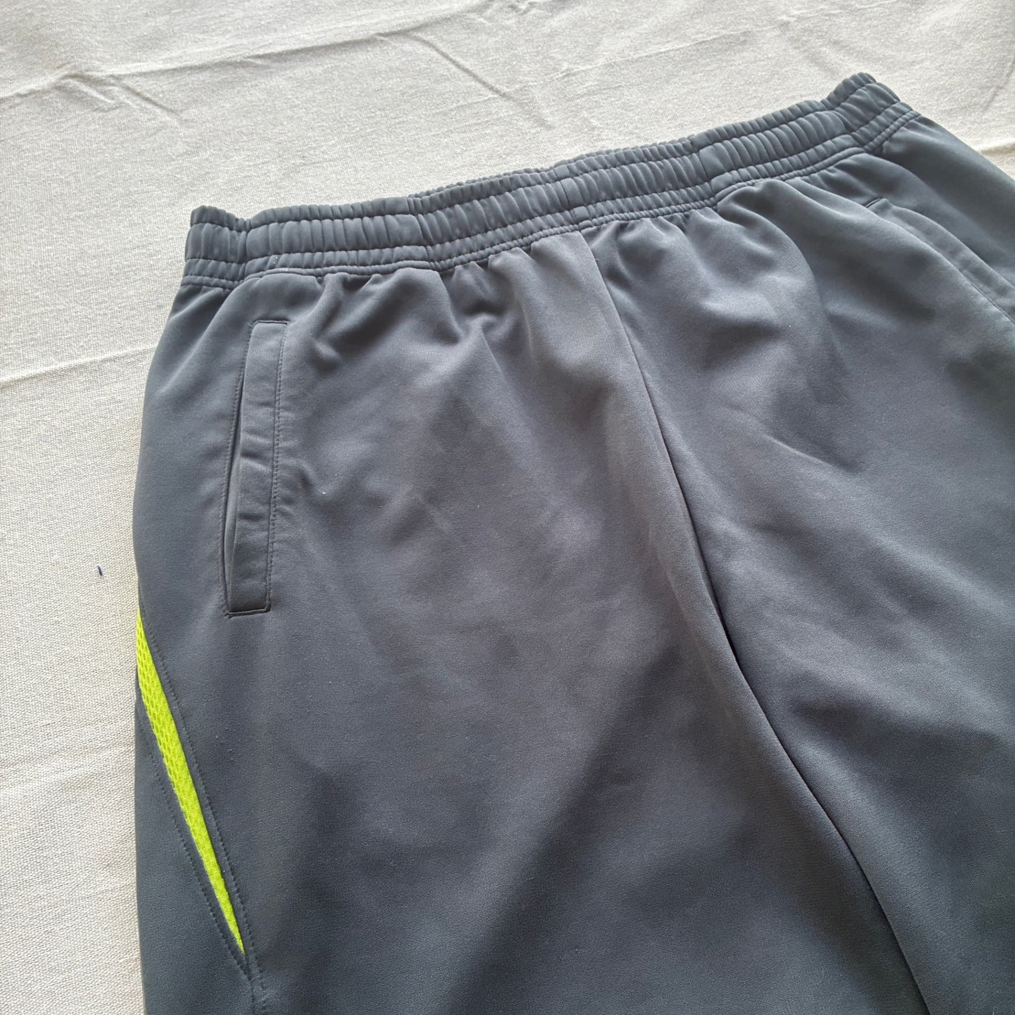 Asics Men's Athletic Training Shorts Black Neon Green — photo 3 of 7