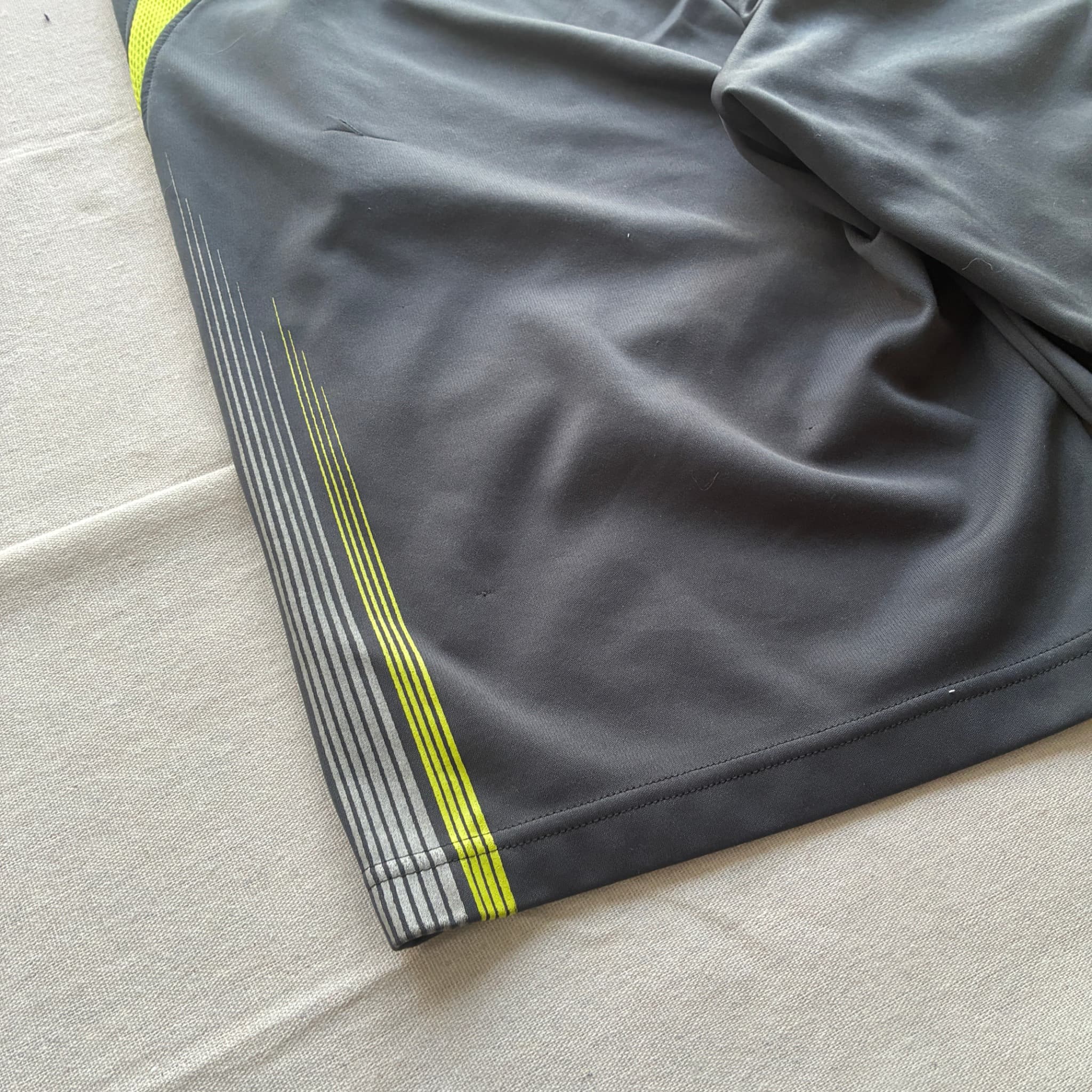 Asics Men's Athletic Training Shorts Black Neon Green — photo 6 of 7