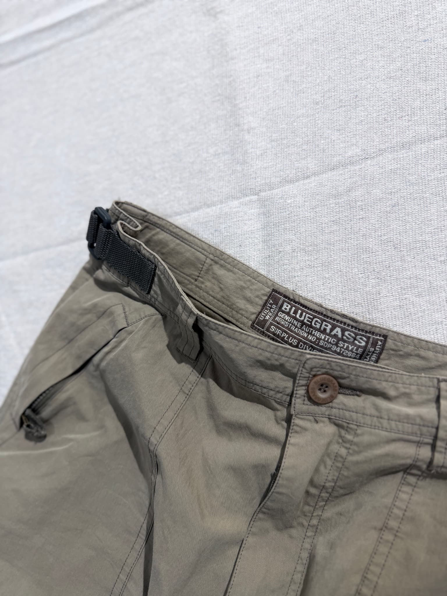 Bluegrass Olive Technical Cargo Capri Pants — photo 5 of 7