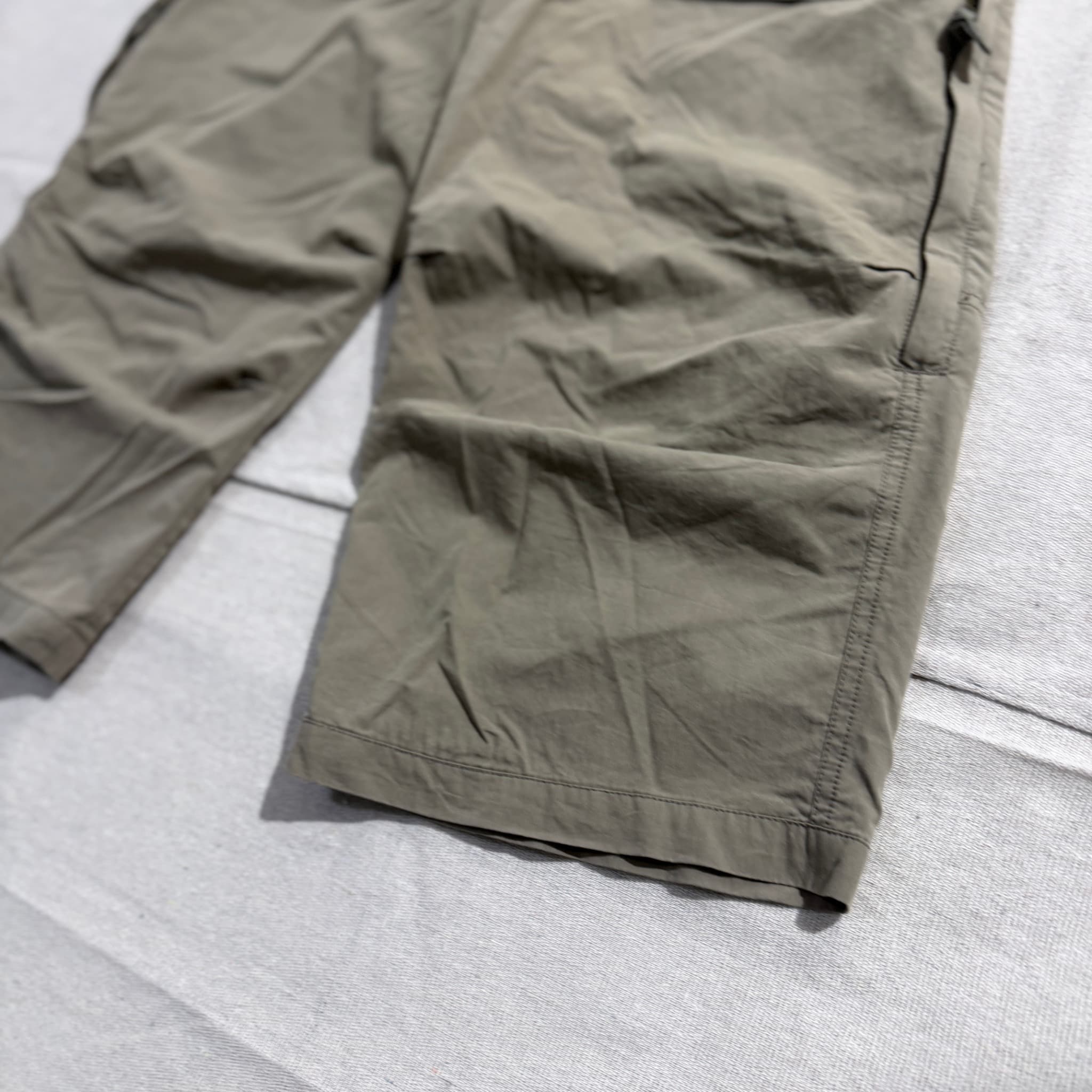 Bluegrass Olive Technical Cargo Capri Pants — photo 2 of 7
