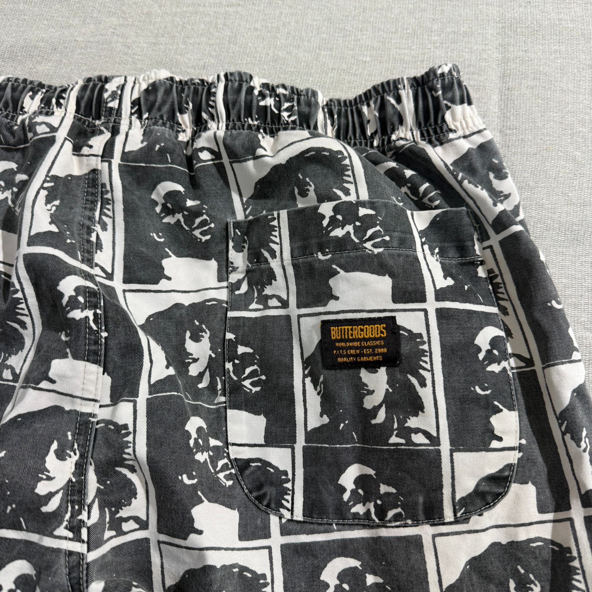 BUTTERGOODS Graphic Print Shorts Black White Size 36 — photo 5 of 7