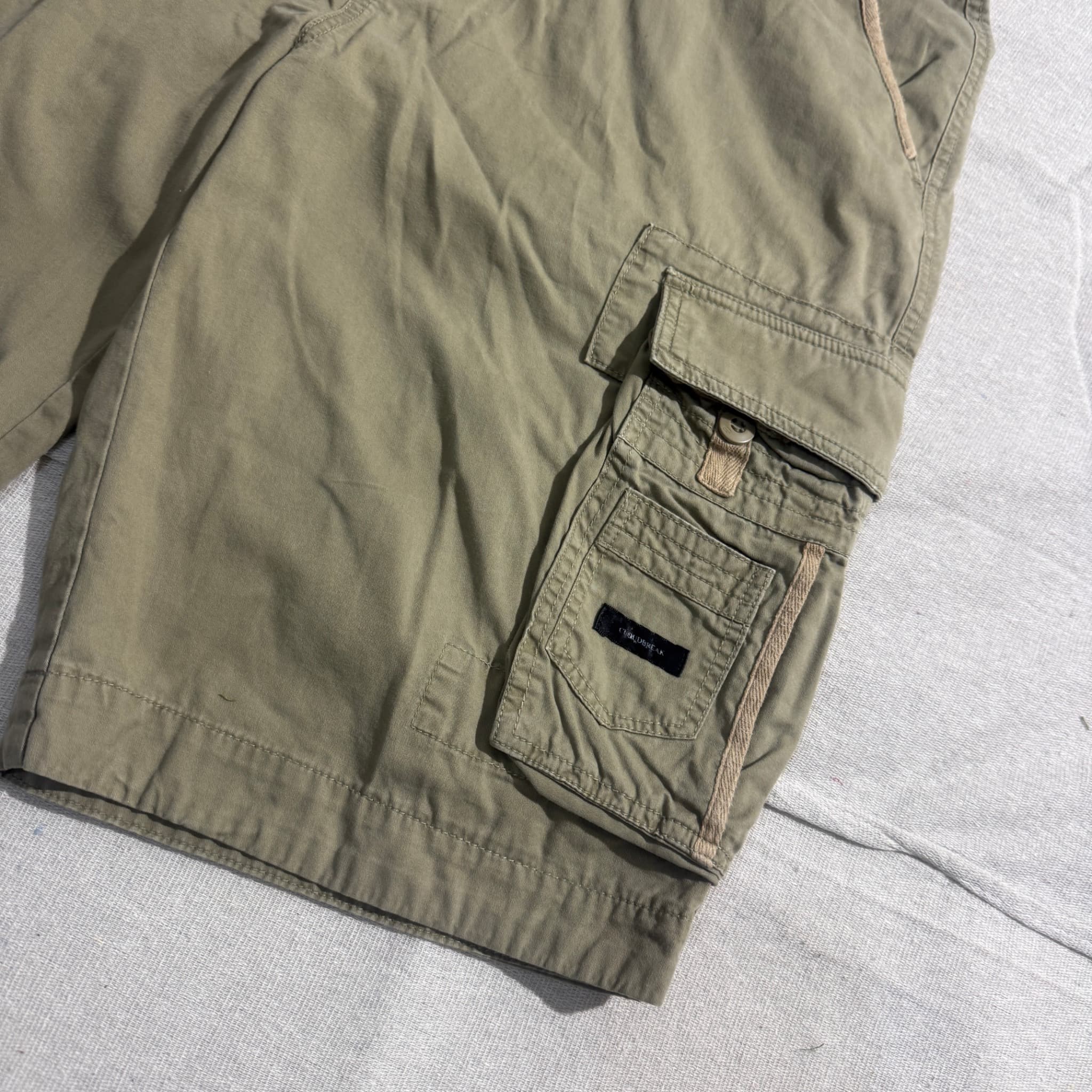 Cloudbreak Men's Olive Green Cargo Shorts Size 38 — photo 2 of 6