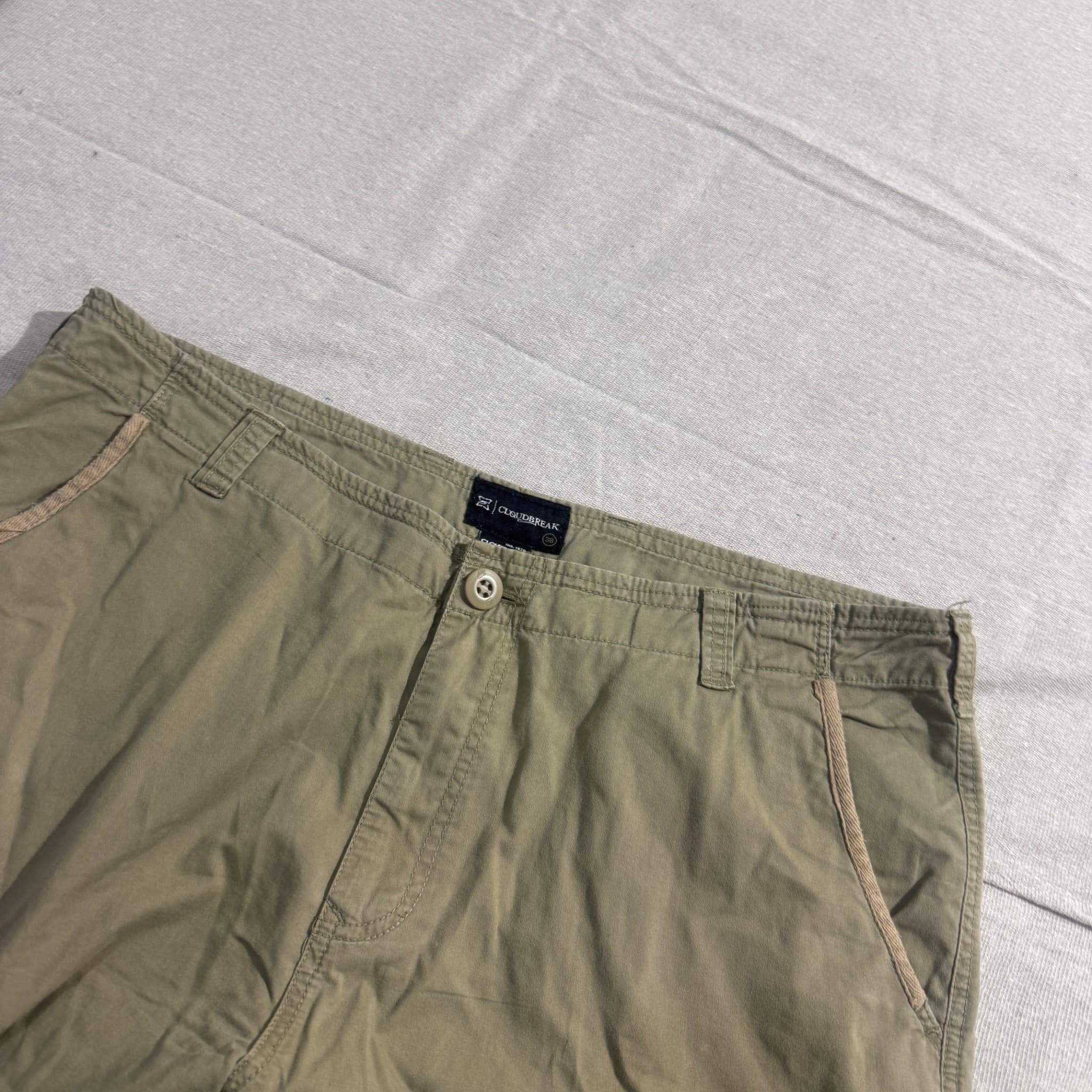 Cloudbreak Men's Olive Green Cargo Shorts Size 38 — photo 3 of 6