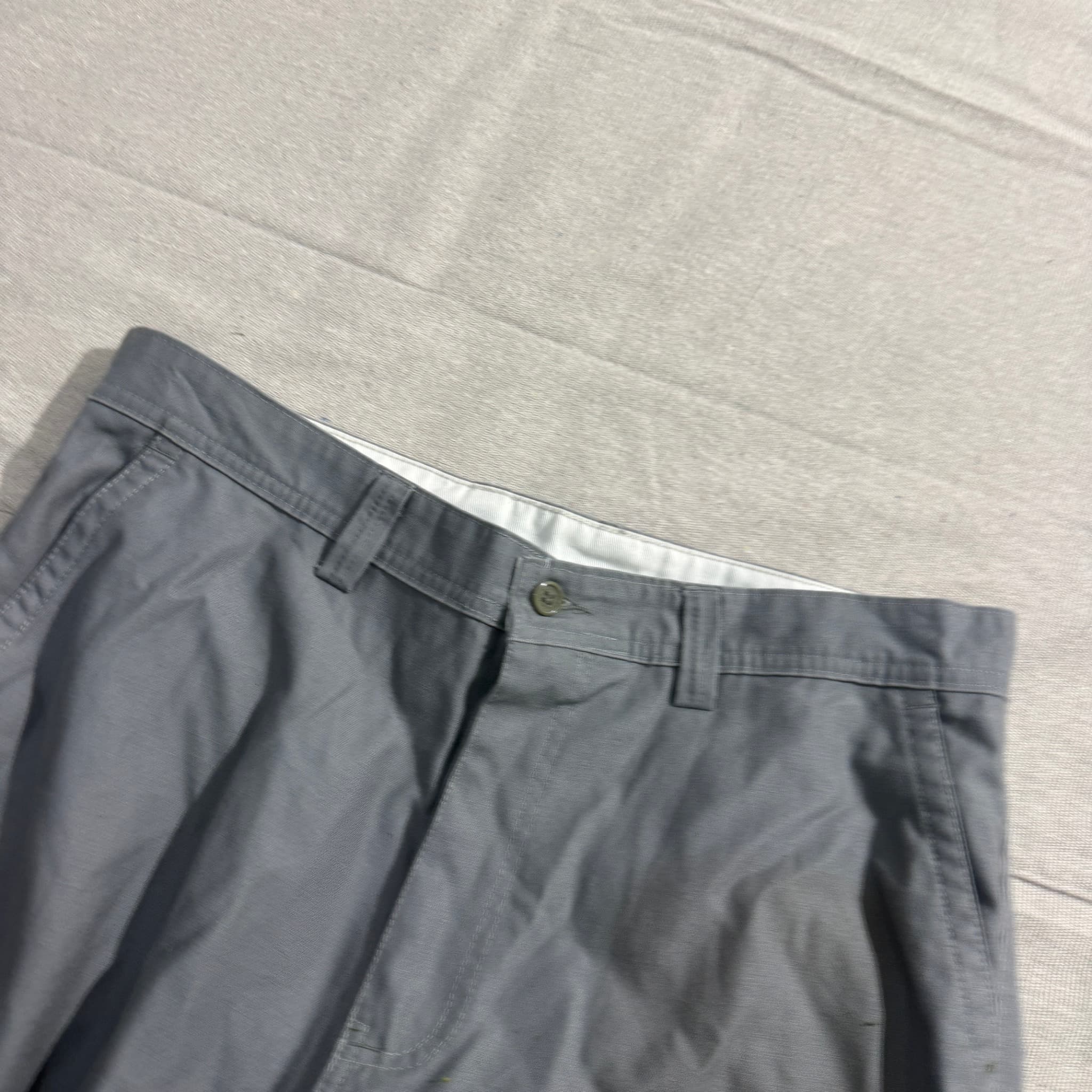 Columbia Men's Grey Cargo Shorts — photo 3 of 6