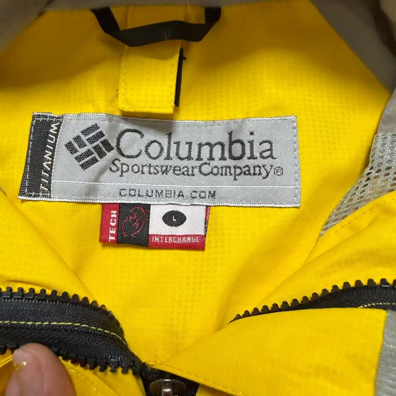 Columbia Titanium Waterproof Hooded Jacket Yellow Grey — photo 2 of 9