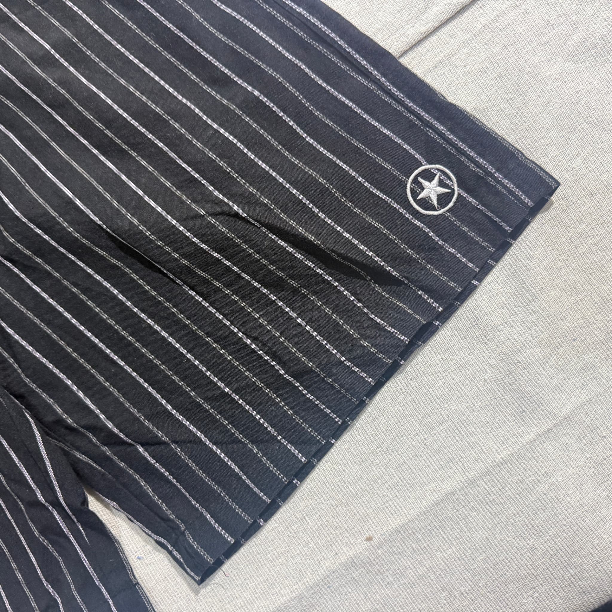 Converse Pinstripe Skate Shorts Black Size M — photo 2 of 7