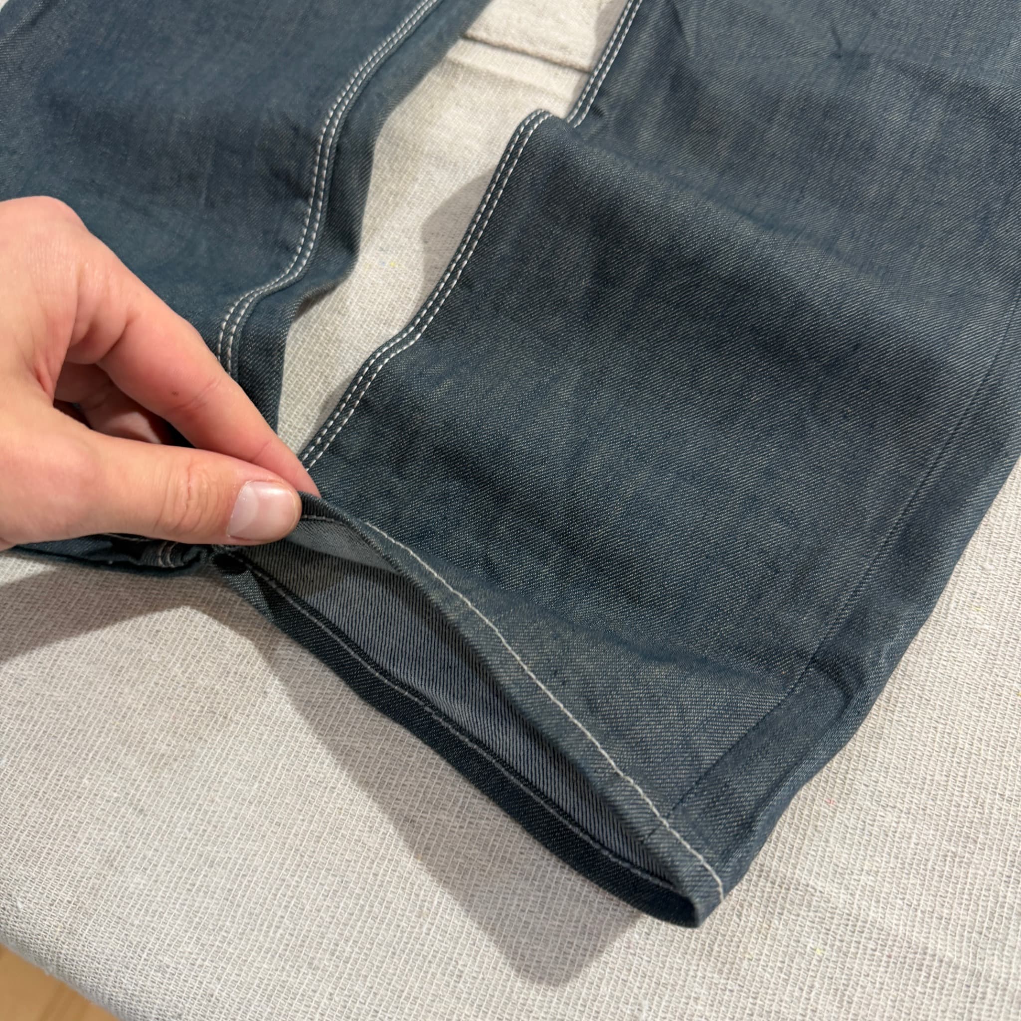 Dark Wash Denim Jeans With Contrast Stitching Unisex — photo 3 of 7