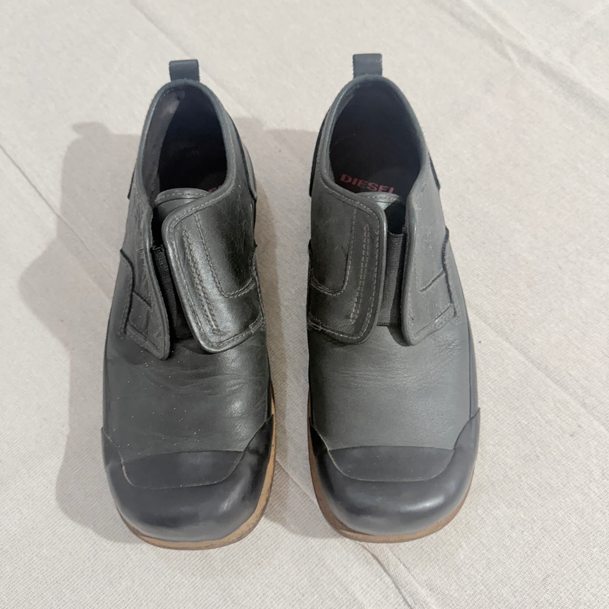 Diesel Black Leather Slip-On Shoes With Rubber Toe Cap Size 10 — photo 2 of 9