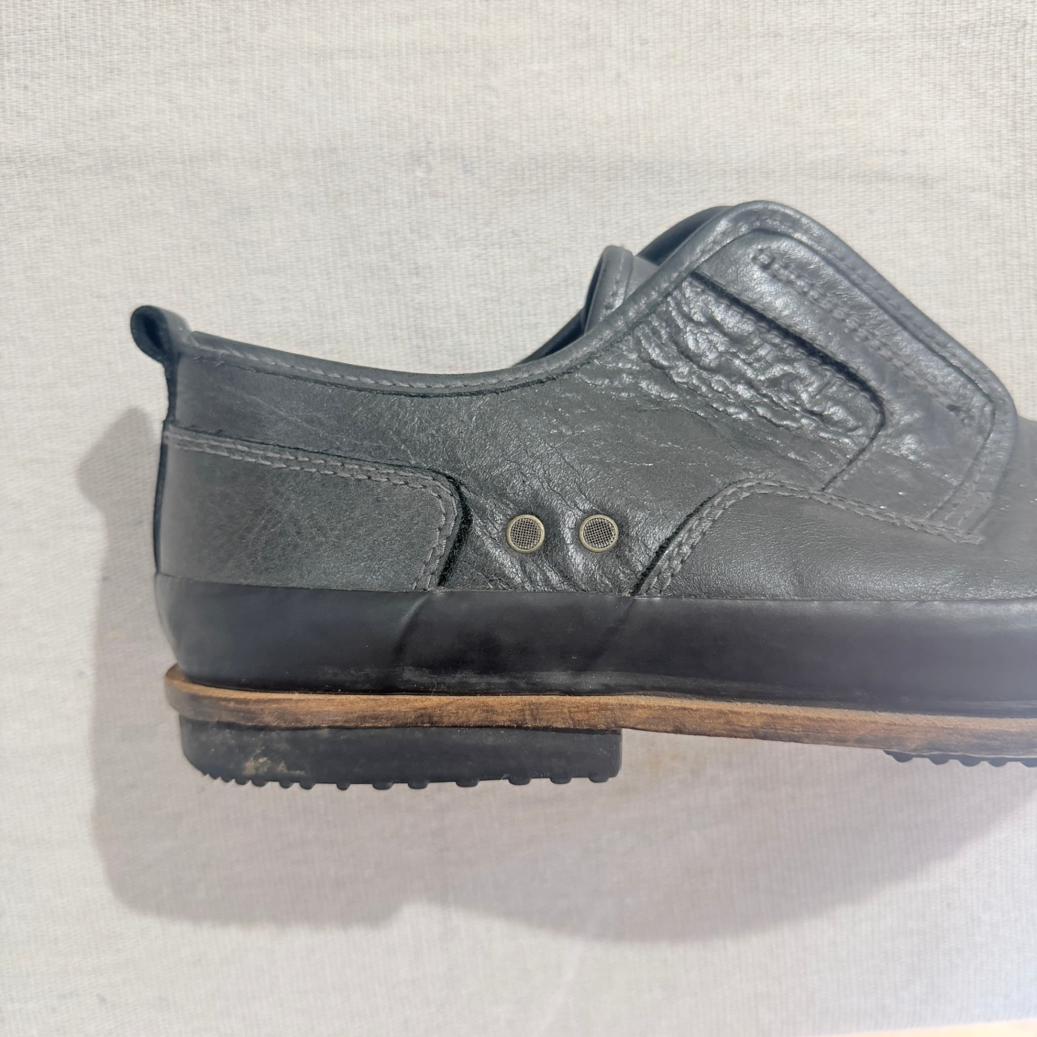 Diesel Black Leather Slip-On Shoes With Rubber Toe Cap Size 10 — photo 6 of 9