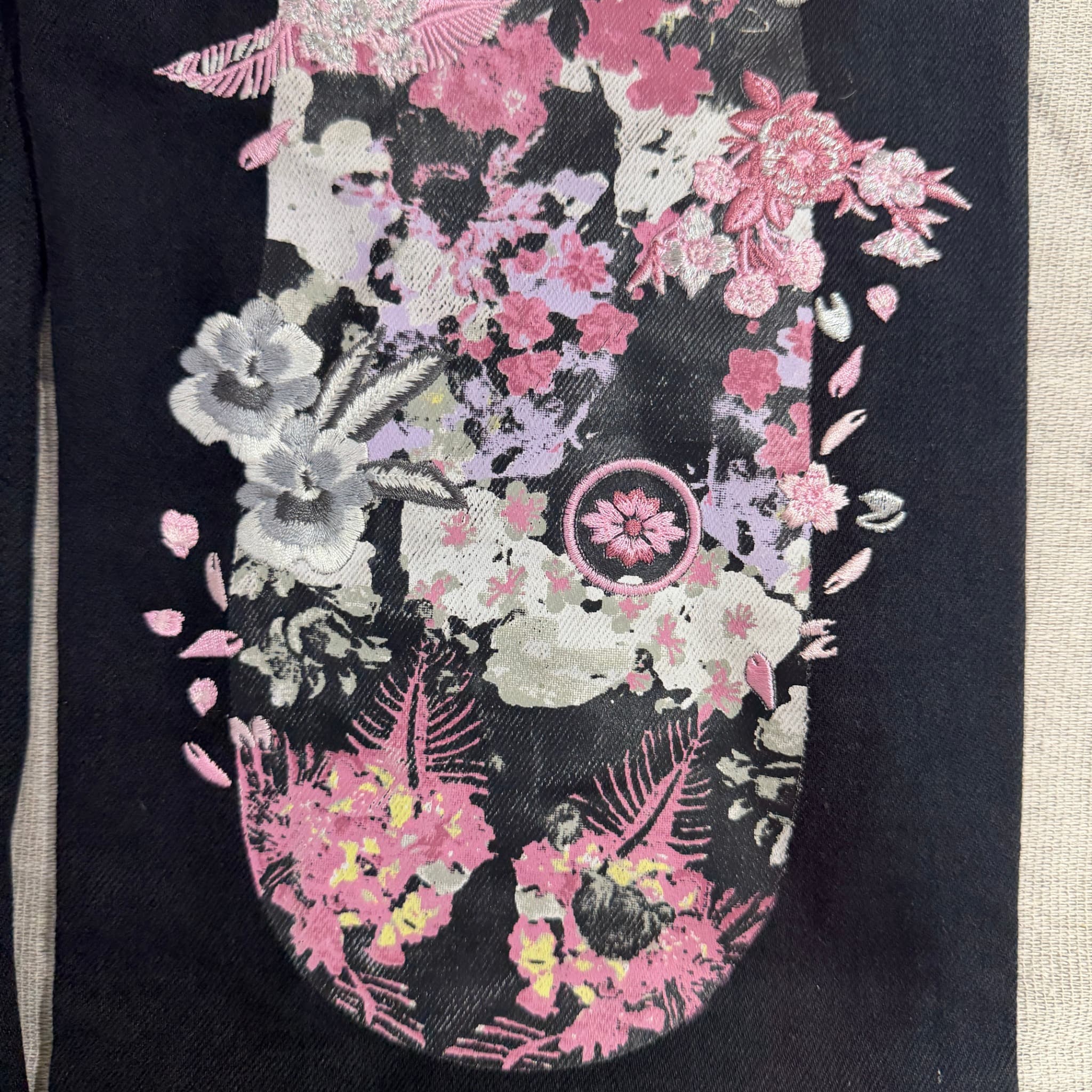 Evisu Black Denim Jeans With Floral Seagull Print Size 30 — photo 3 of 10