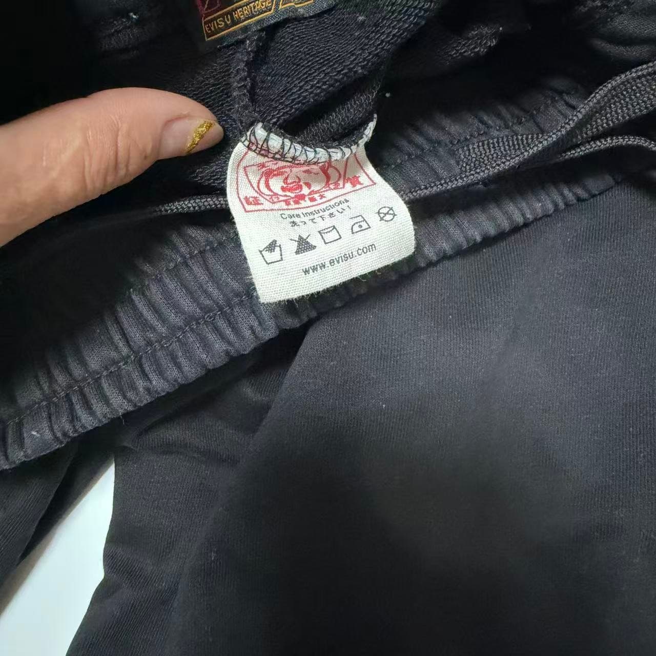 Evisu Black Logo Embroidered Sweatpants — photo 6 of 12