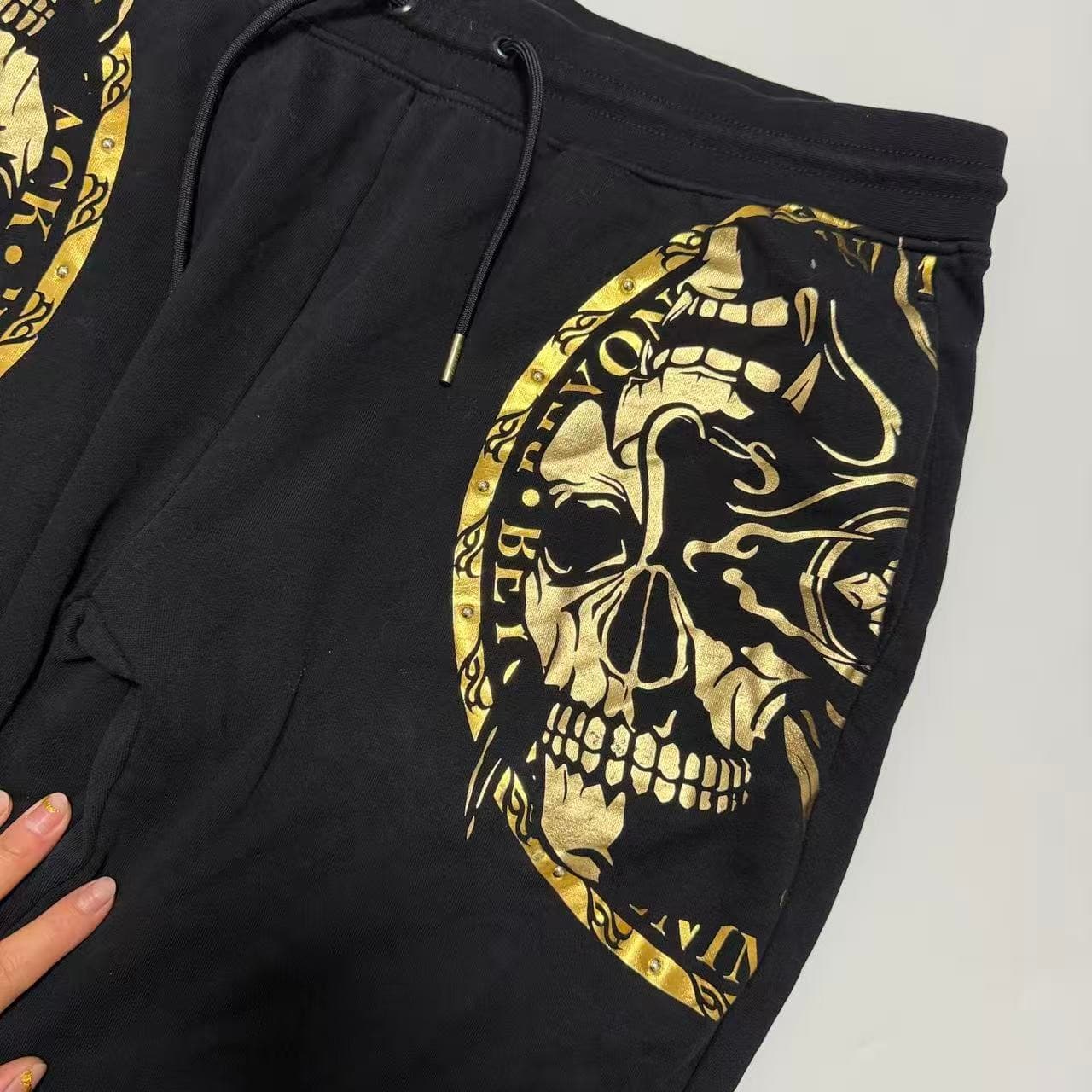 EVISUKURO Black Gold Graphic Sweatpants XL — photo 10 of 12