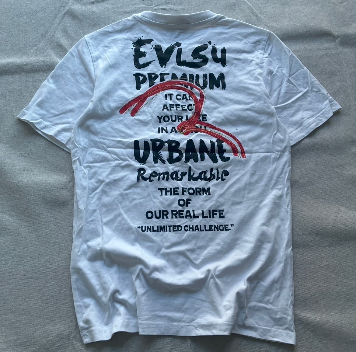 Evisukuro White T-Shirt With Red Seagull Logo — photo 3 of 5