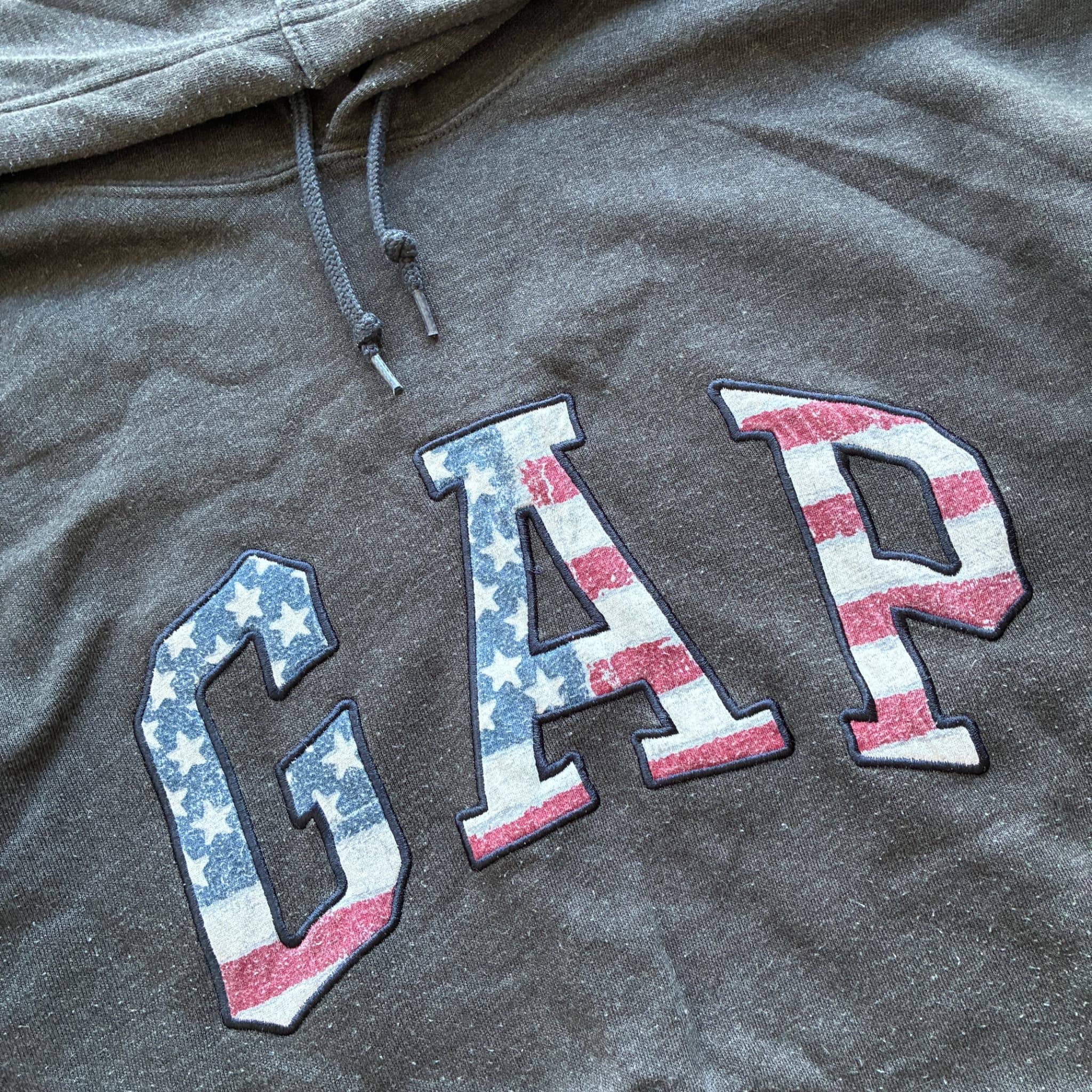 Gap Arch Logo Hoodie With American Flag Print — photo 3 of 6