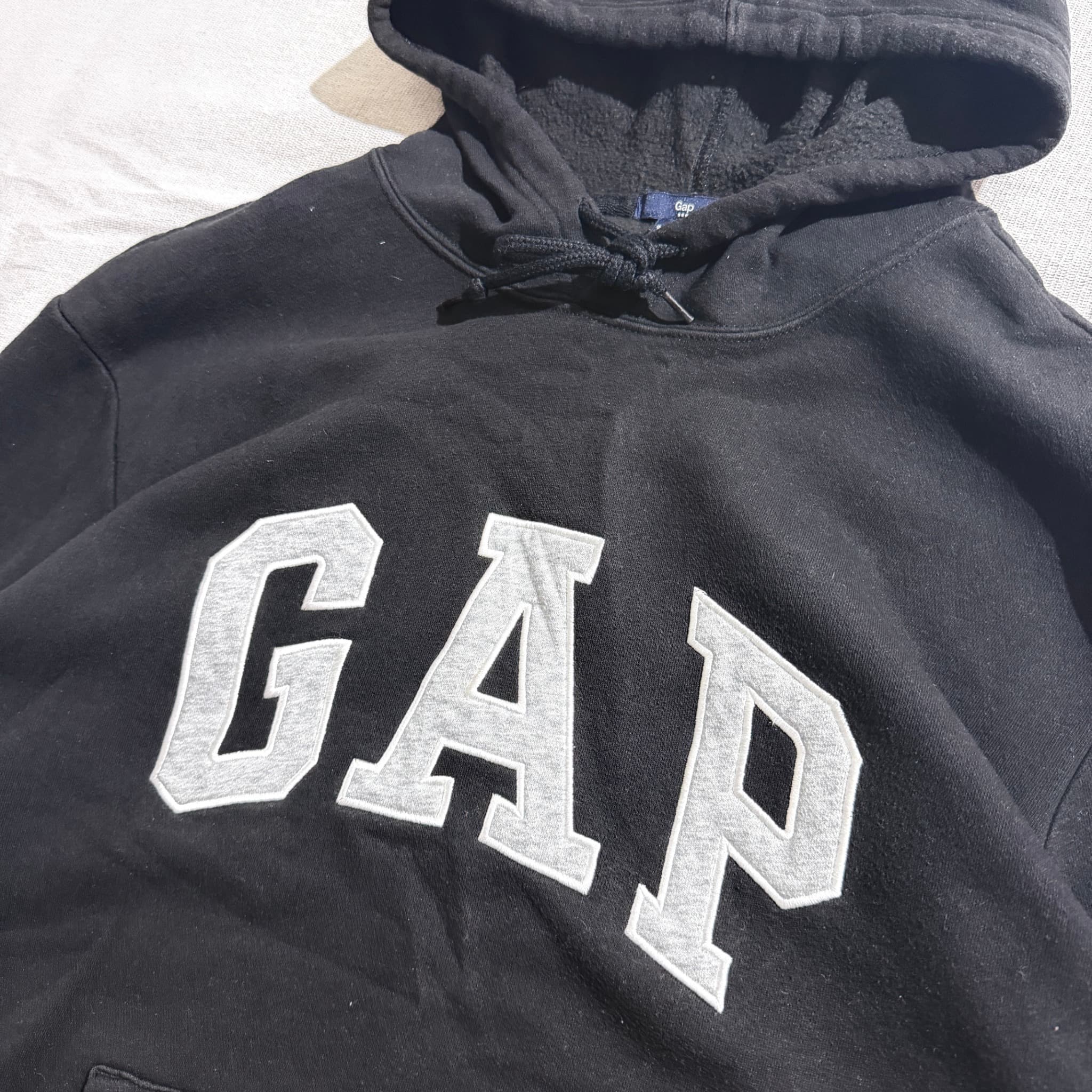 Gap Arch Logo Pullover Hoodie Black — photo 2 of 7