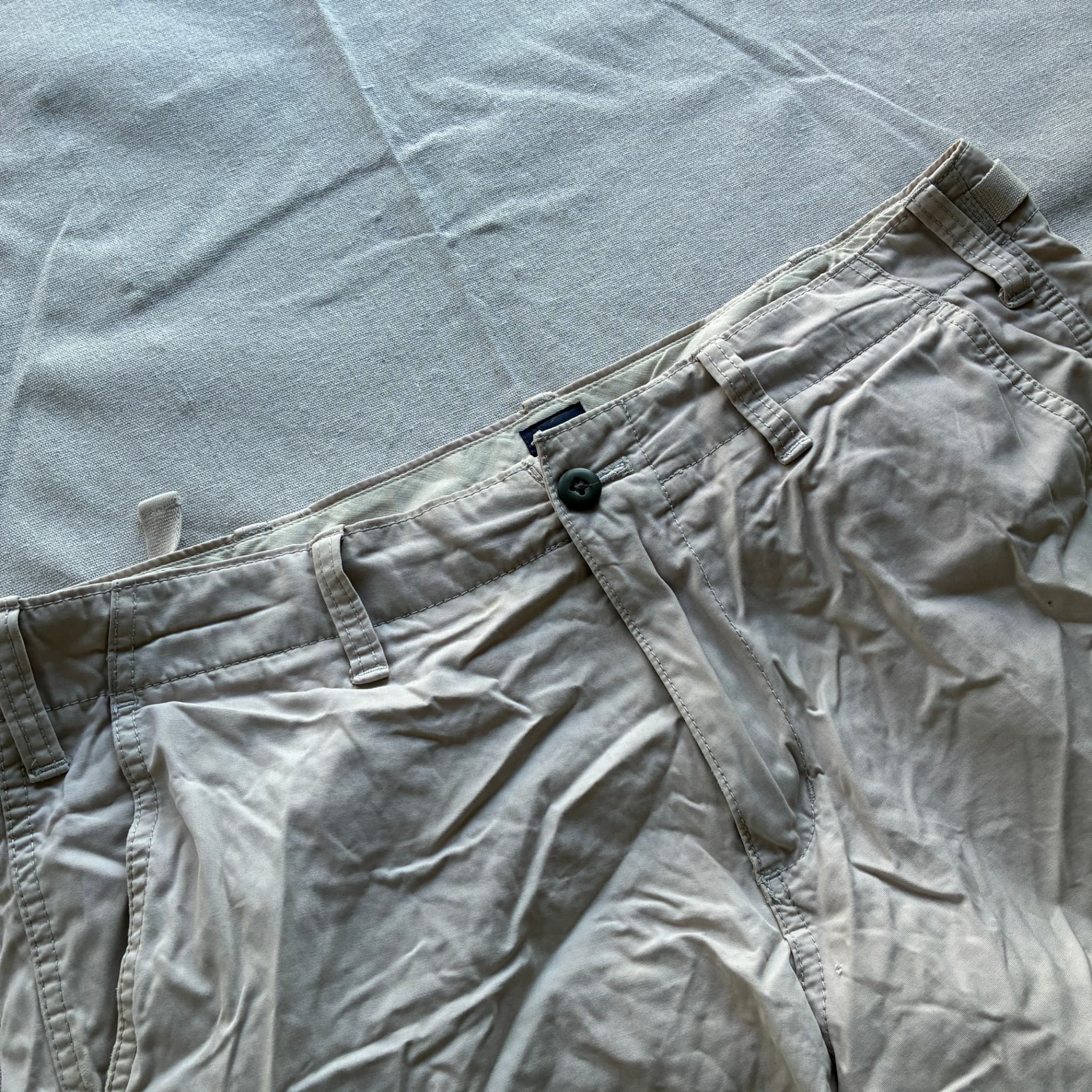 Gap Khaki Cargo Shorts Men's Size 34 — photo 3 of 8