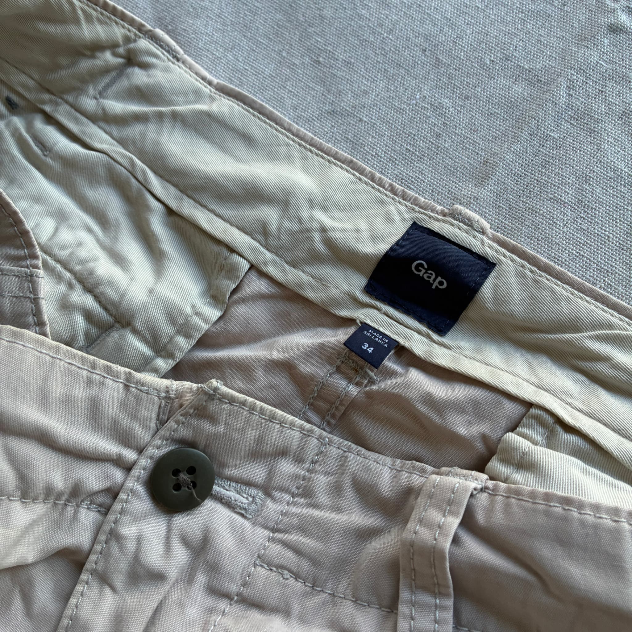 Gap Khaki Cargo Shorts Men's Size 34 — photo 4 of 8