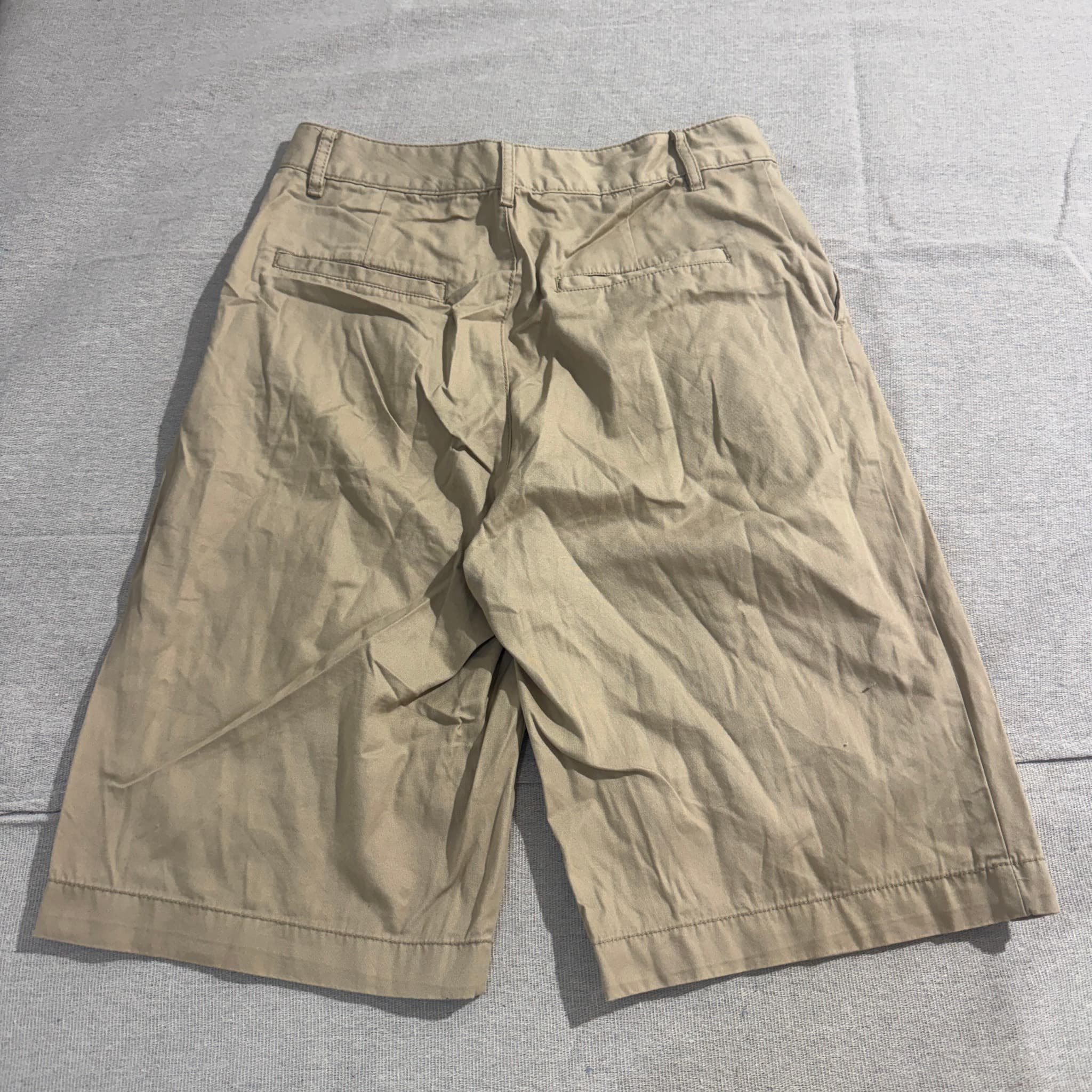 Gap Khaki Pleated Chino Shorts Size 4 — photo 5 of 6