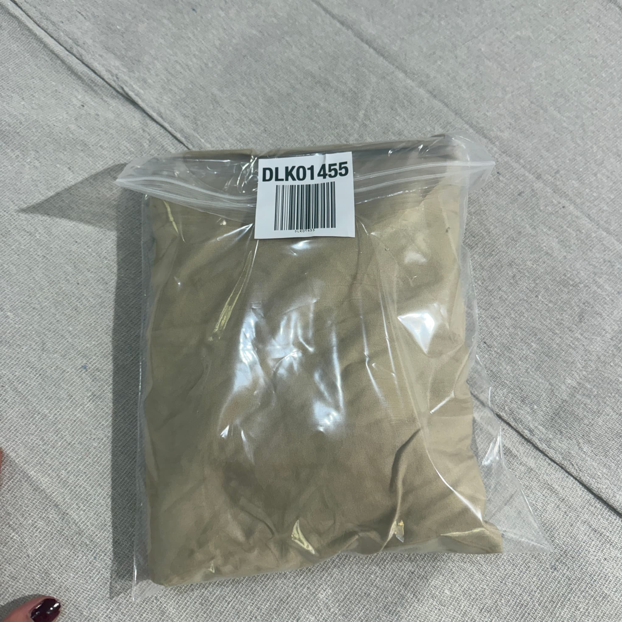 Gap Khaki Pleated Chino Shorts Size 4 — photo 6 of 6