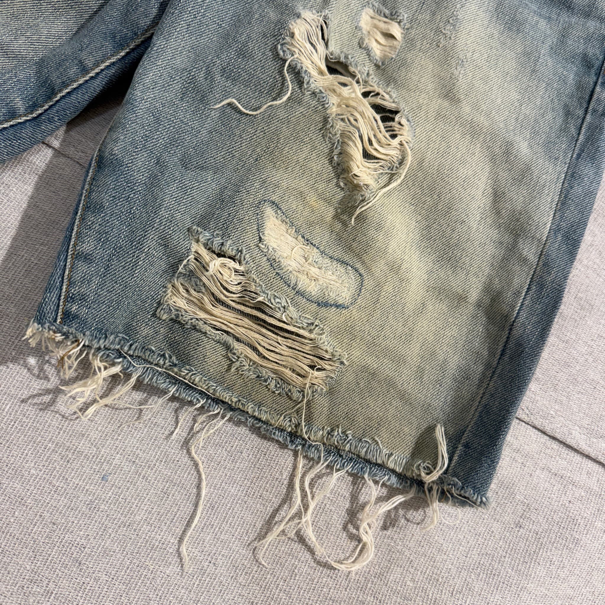 Gap Men's Distressed Denim Shorts Size 32 — photo 2 of 7