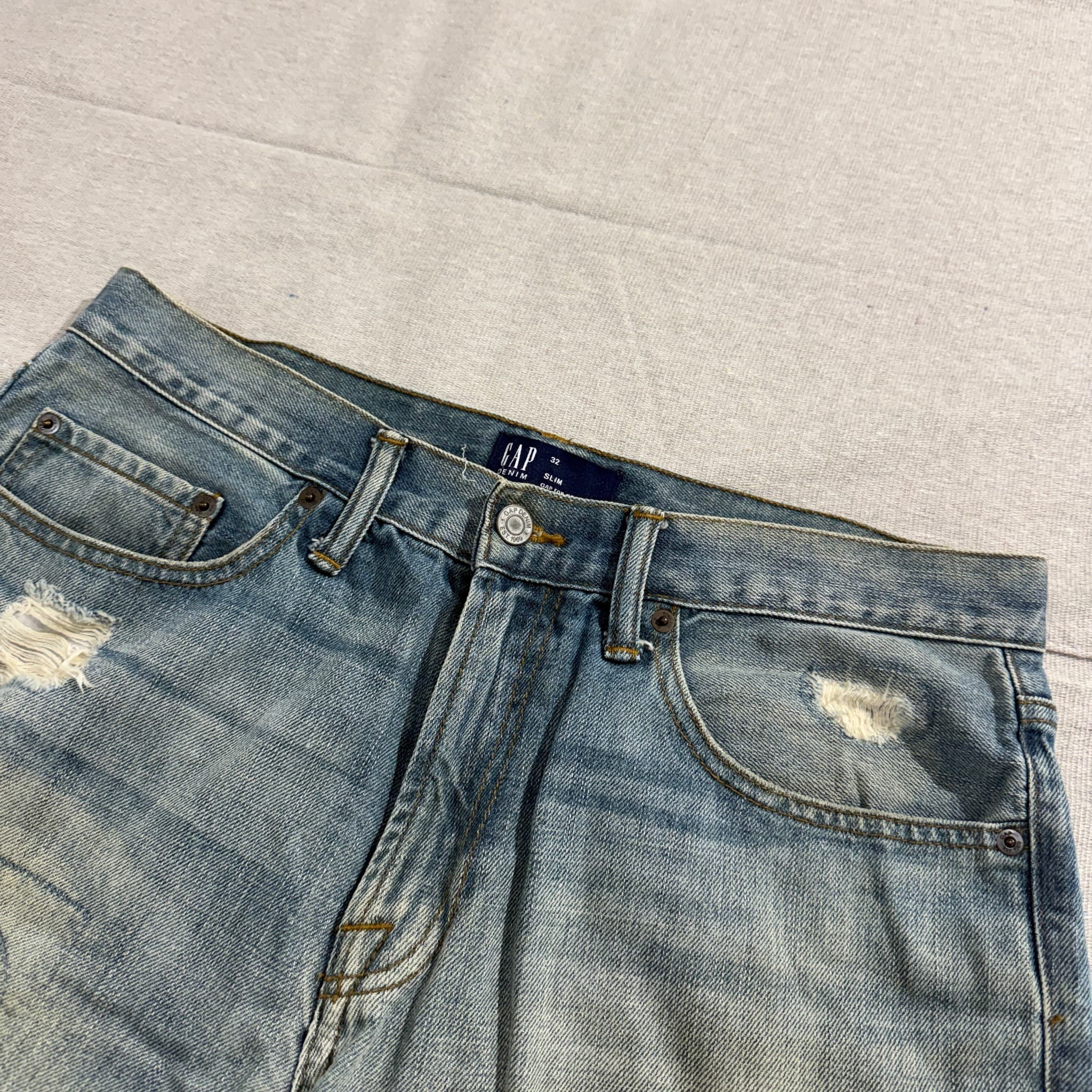 Gap Men's Distressed Denim Shorts Size 32 — photo 4 of 7