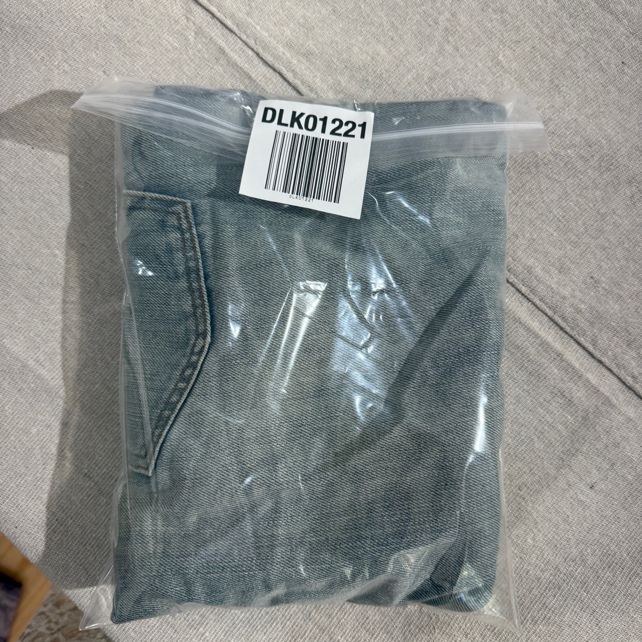 Gap Men's Distressed Denim Shorts Size 32 — photo 7 of 7