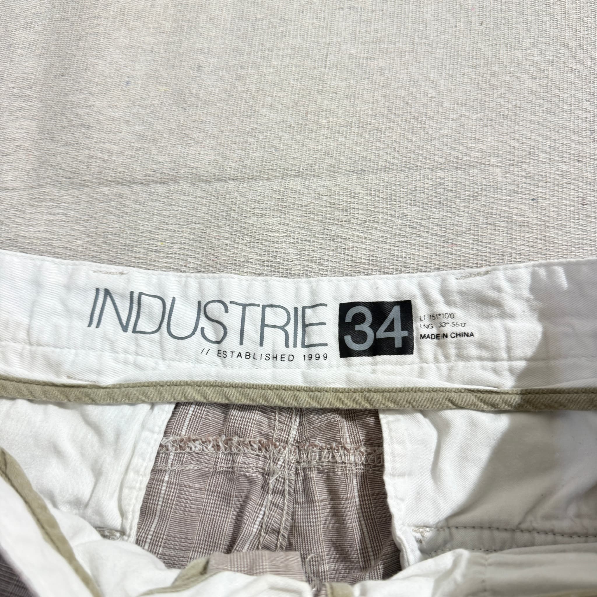 Industrie Plaid Cargo Shorts Size 34 — photo 4 of 6