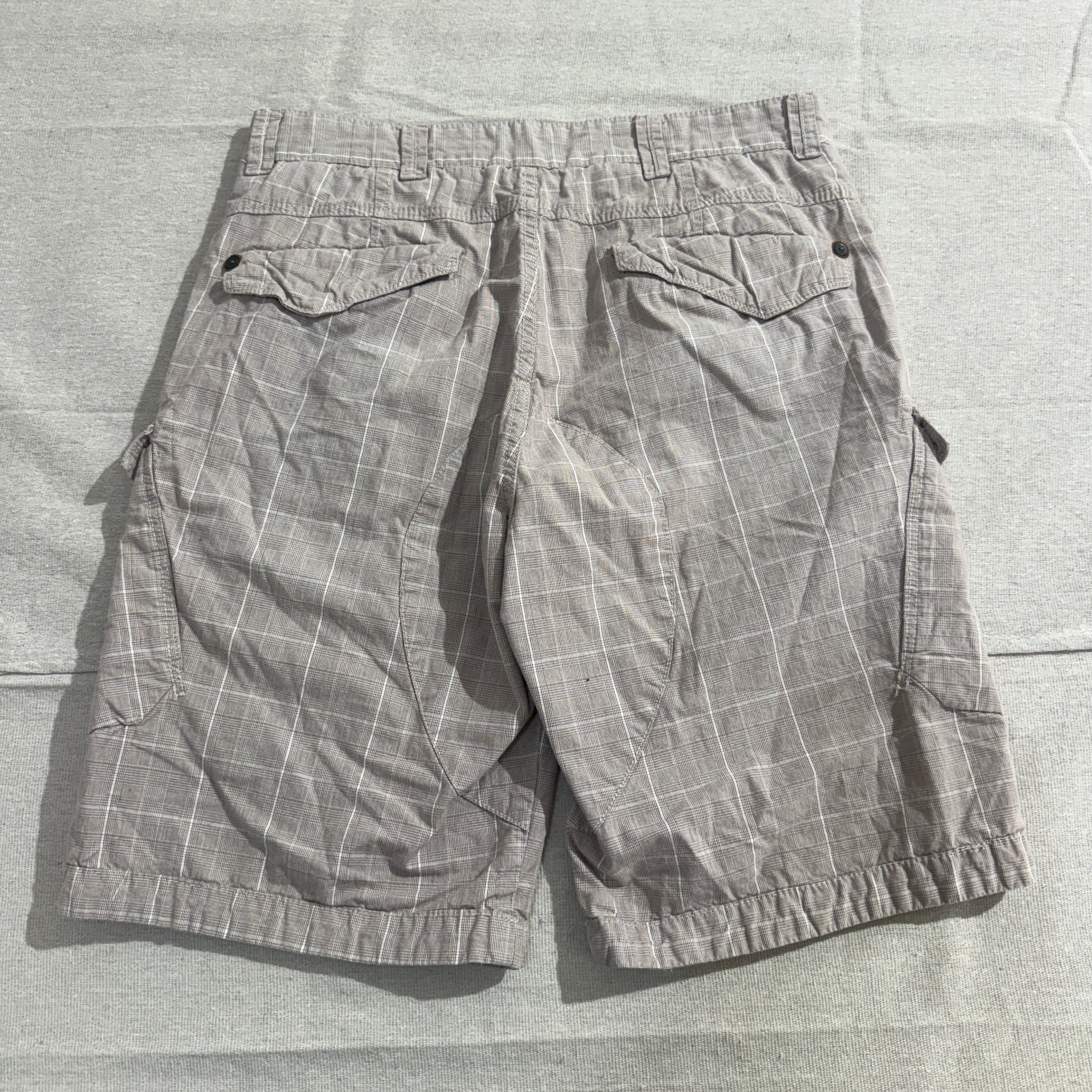 Industrie Plaid Cargo Shorts Size 34 — photo 5 of 6