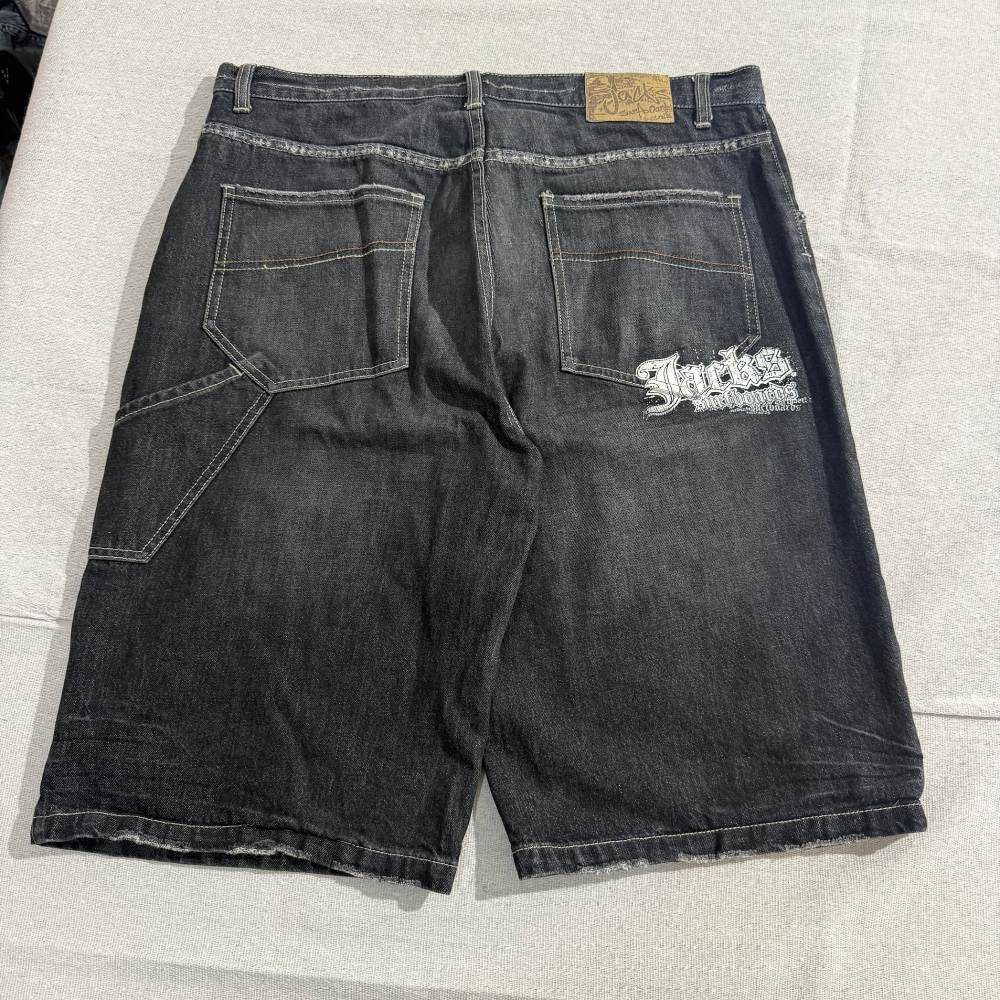 Jacks Surfboards Australia Surfboards Australia Black Distressed Denim Cargo Shorts Size 34 — photo 5 of 6