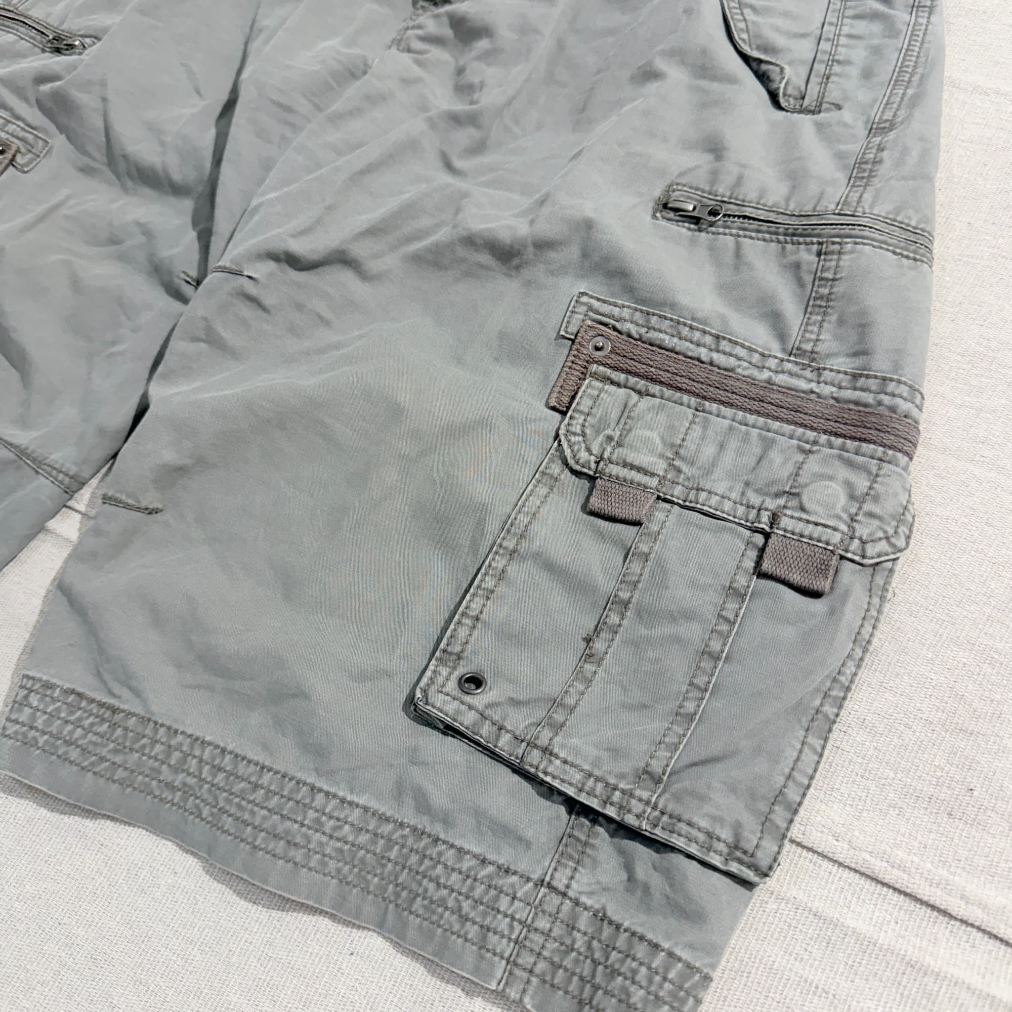 Just Jeans Men's Grey Cargo Shorts Utility Pockets Size 38 — photo 2 of 8