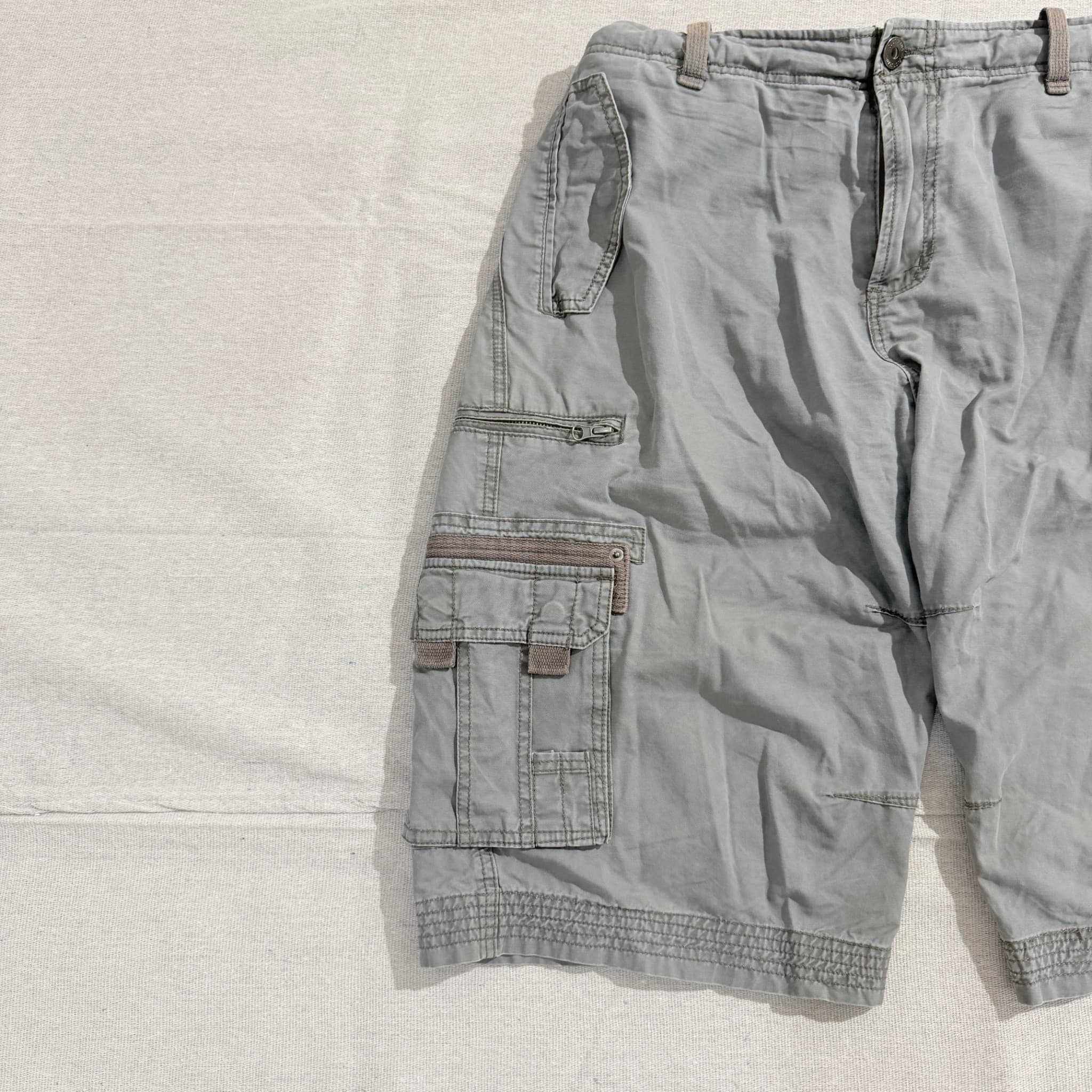 Just Jeans Men's Grey Cargo Shorts Utility Pockets Size 38 — photo 3 of 8