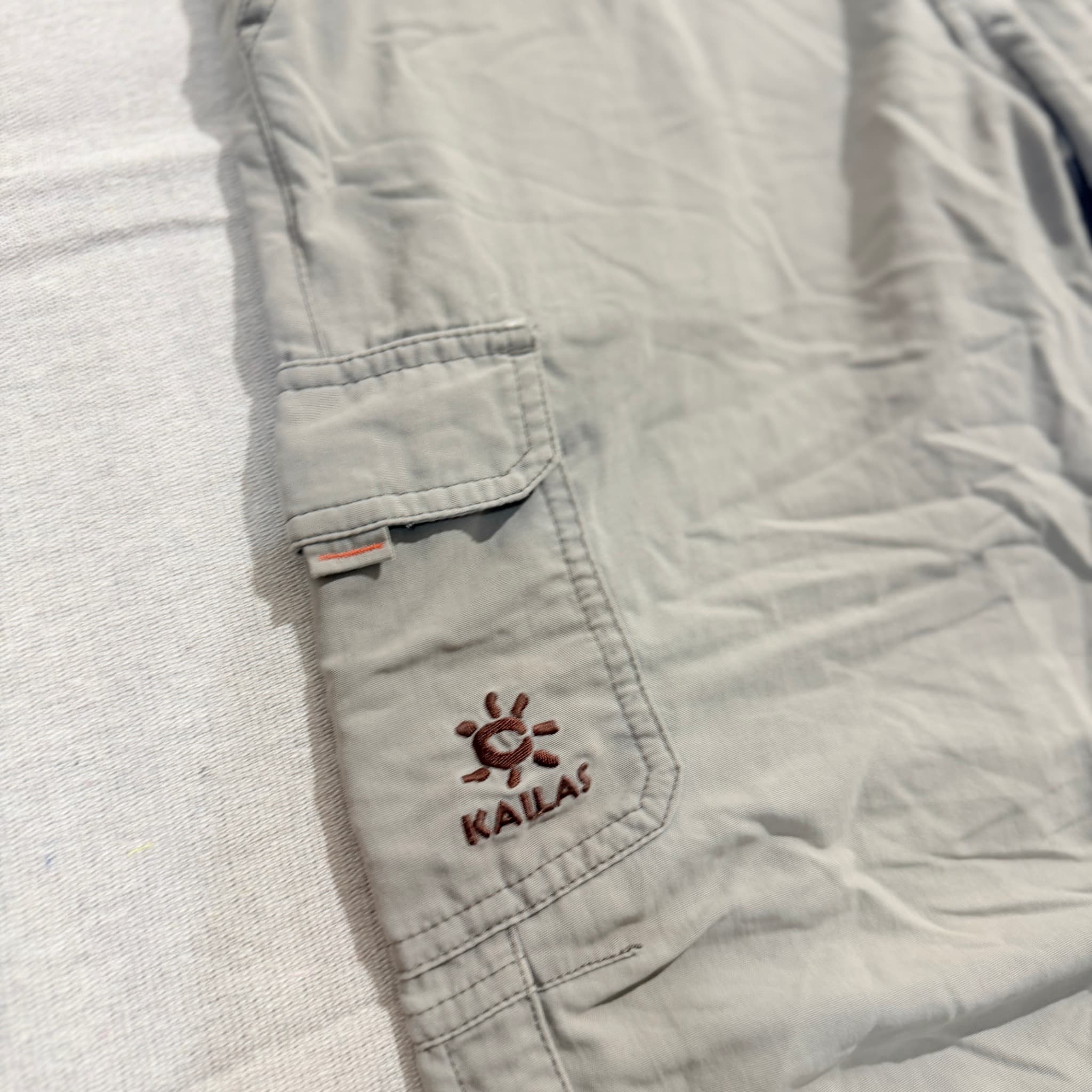 Kailas Grey Cargo Capri Shorts — photo 4 of 8