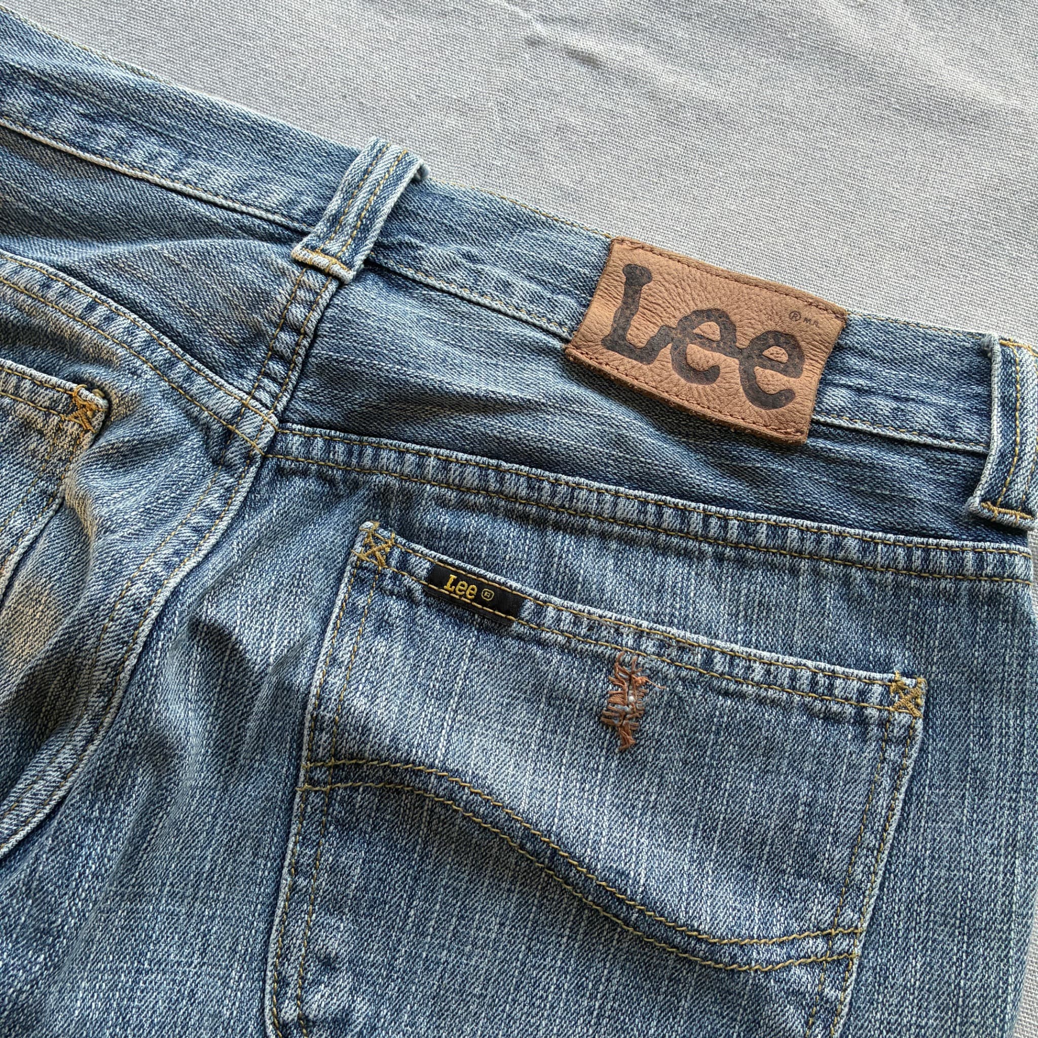 Lee Denim Jean Shorts Blue Acid Wash Baggy Vintage 2000s Release — photo 5 of 6