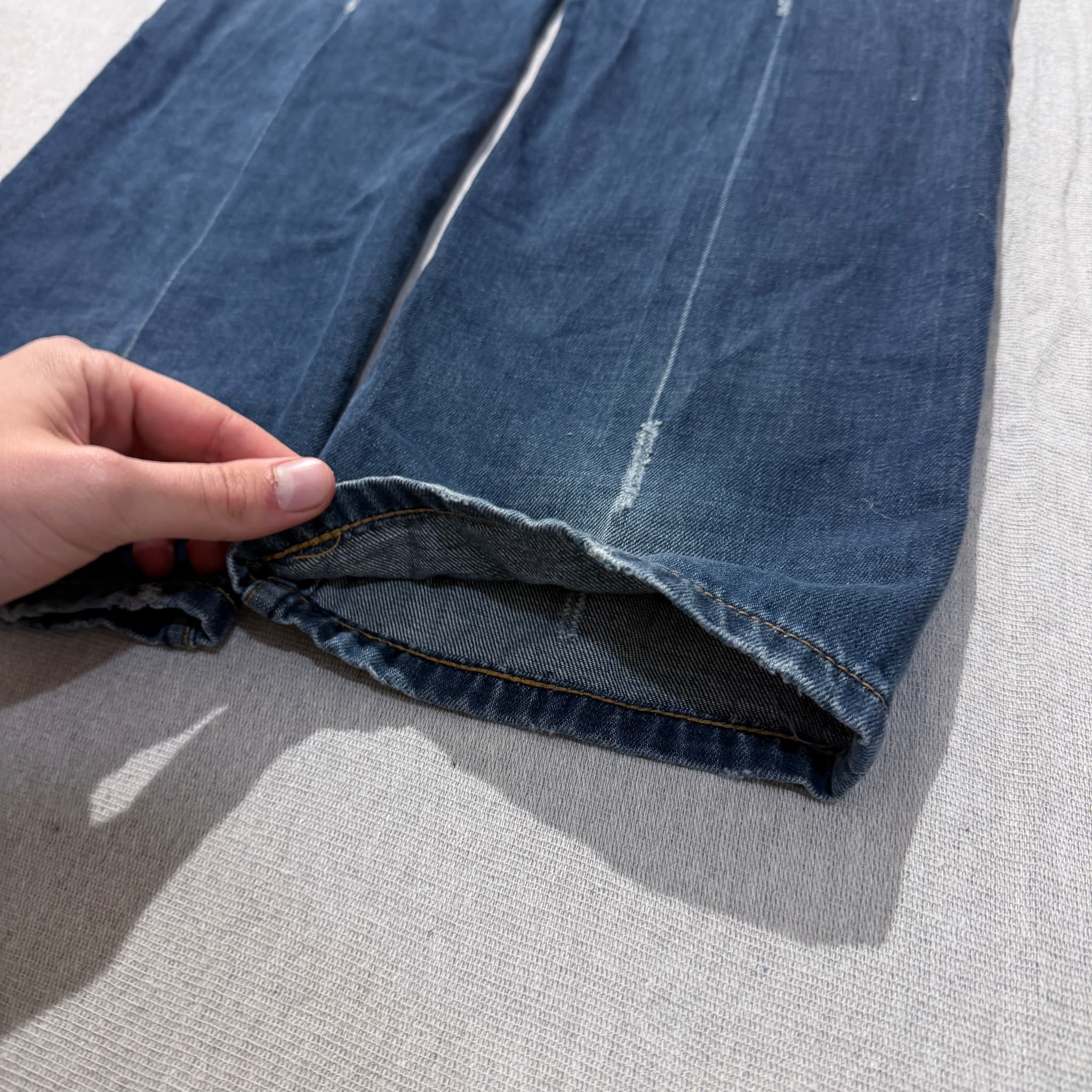Levi's 501 Distressed Blue Denim Jeans Men's Size W34 L34 — photo 3 of 8