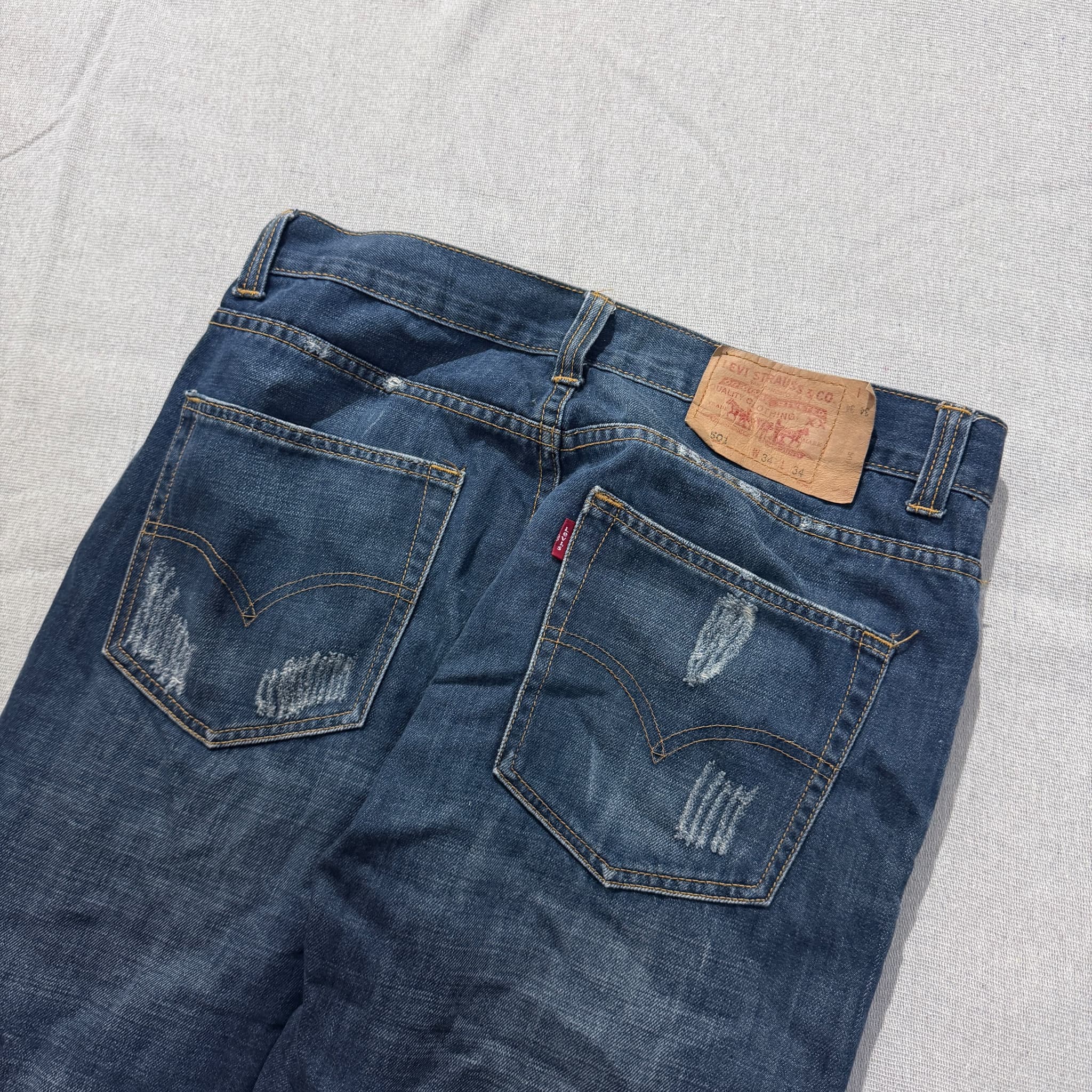 Levi's 501 Distressed Blue Denim Jeans Men's Size W34 L34 — photo 5 of 8