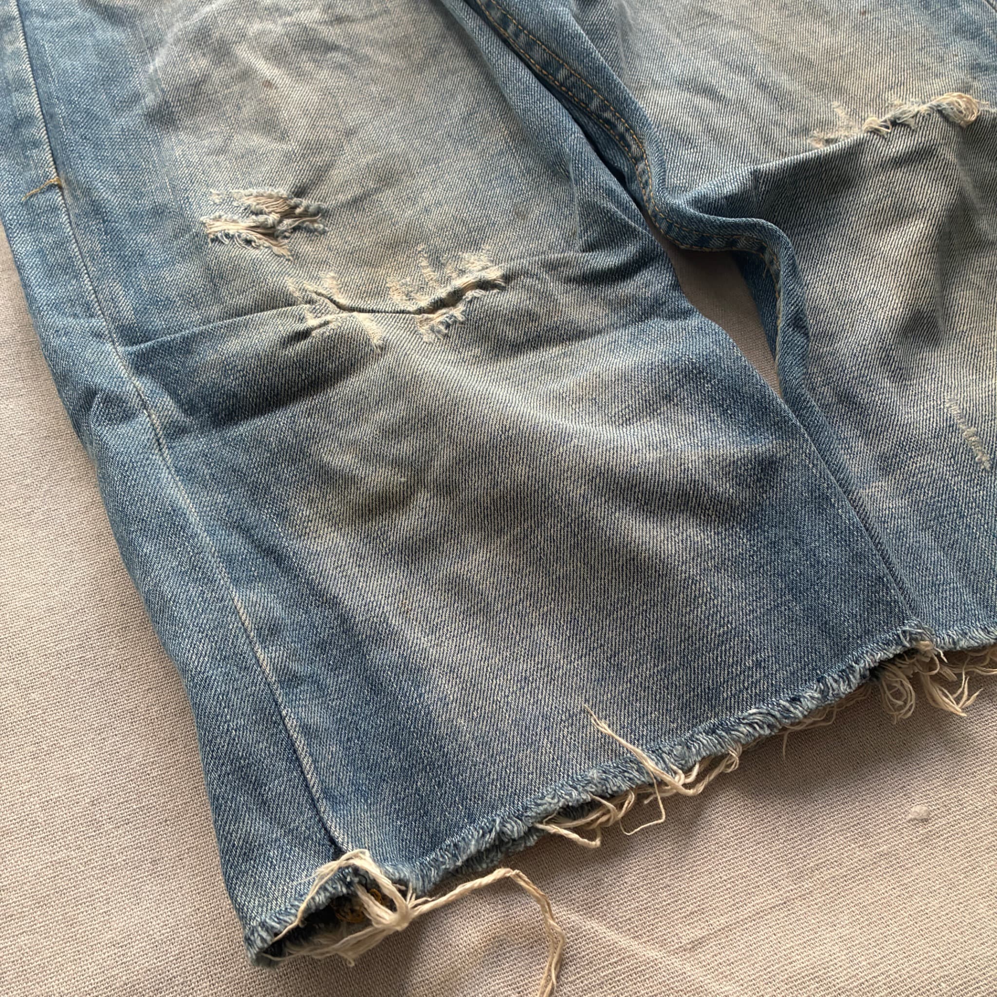 Levi's 501 Distressed Cut-Off Denim Shorts Blue Men's 33 — photo 2 of 7